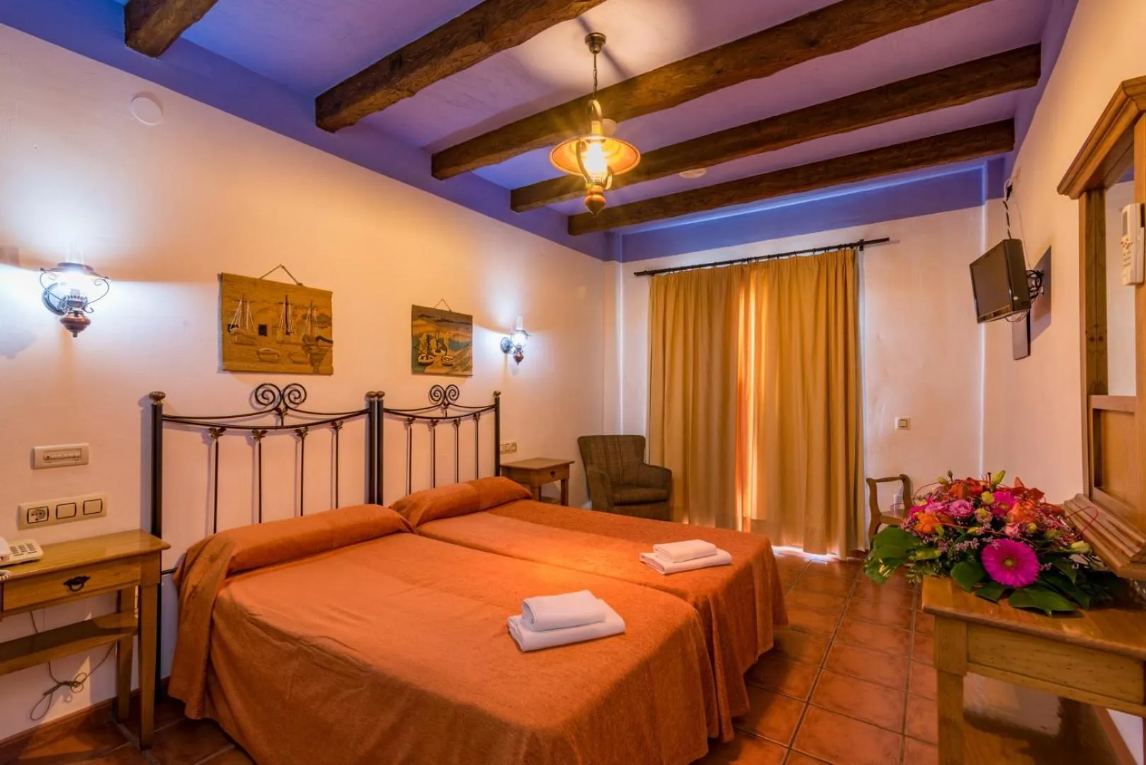 Photo of the whole room, Bed in Hotel Rural Almazara
