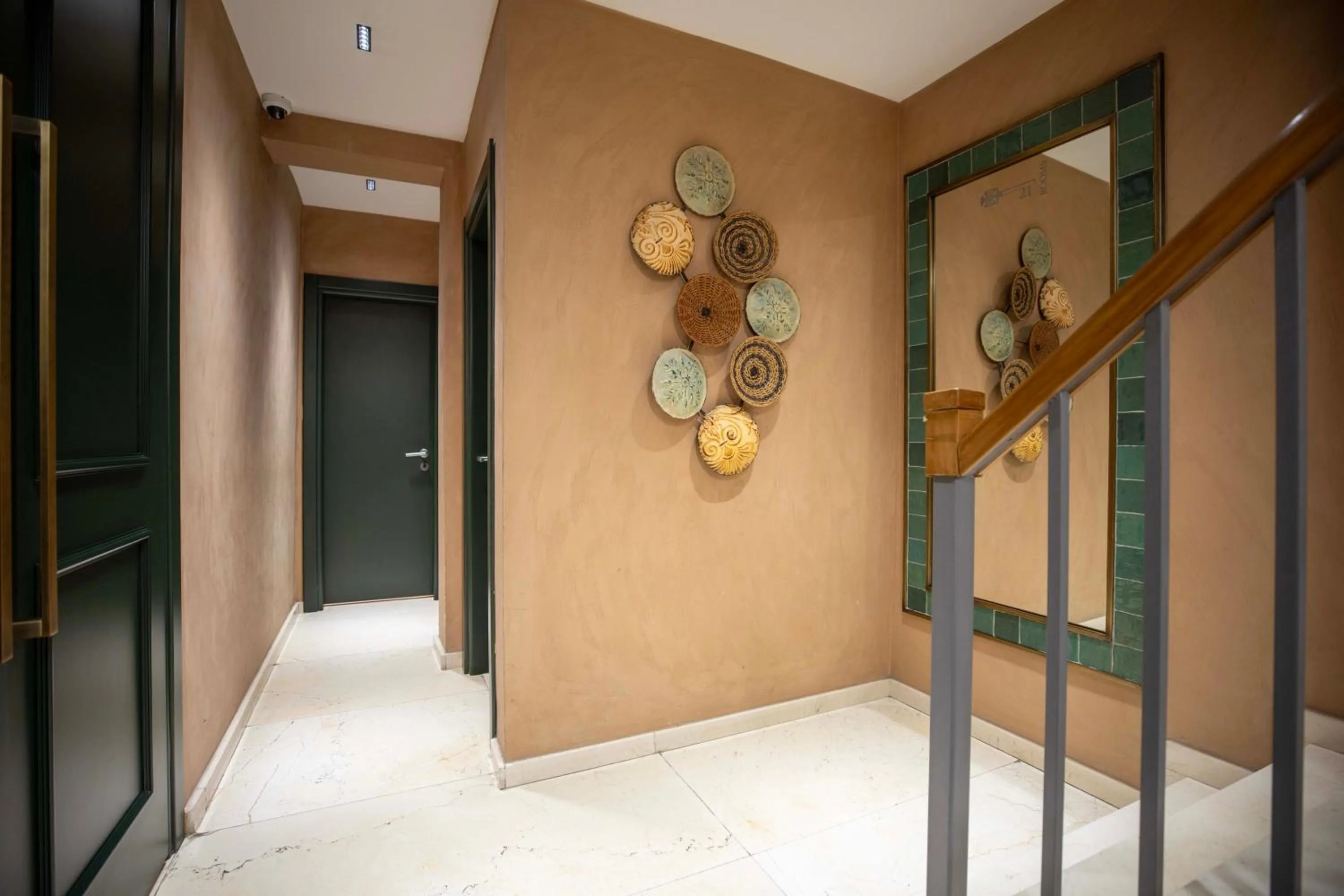 Property building in 21 Rooms Hotel