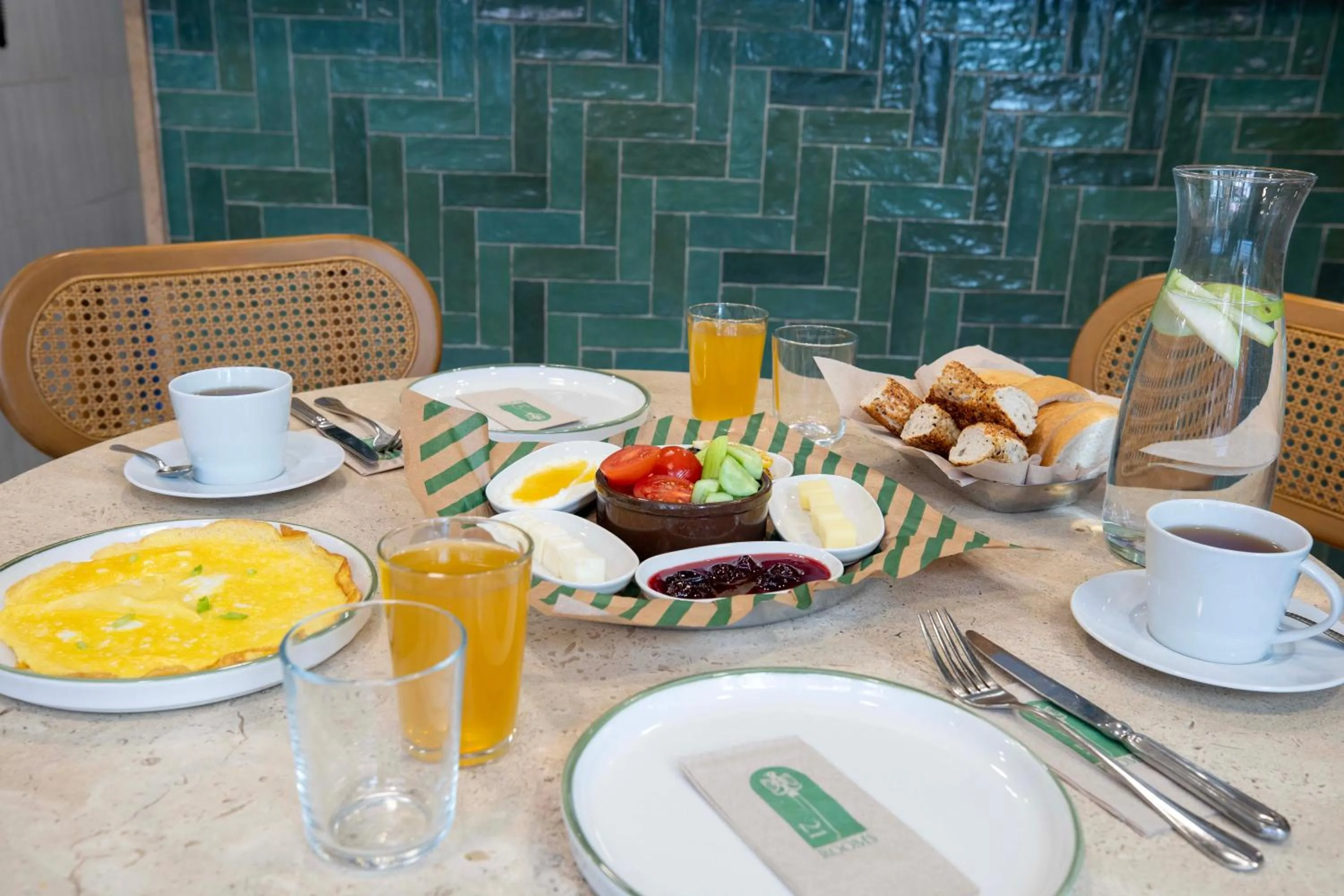 Breakfast in 21 Rooms Hotel