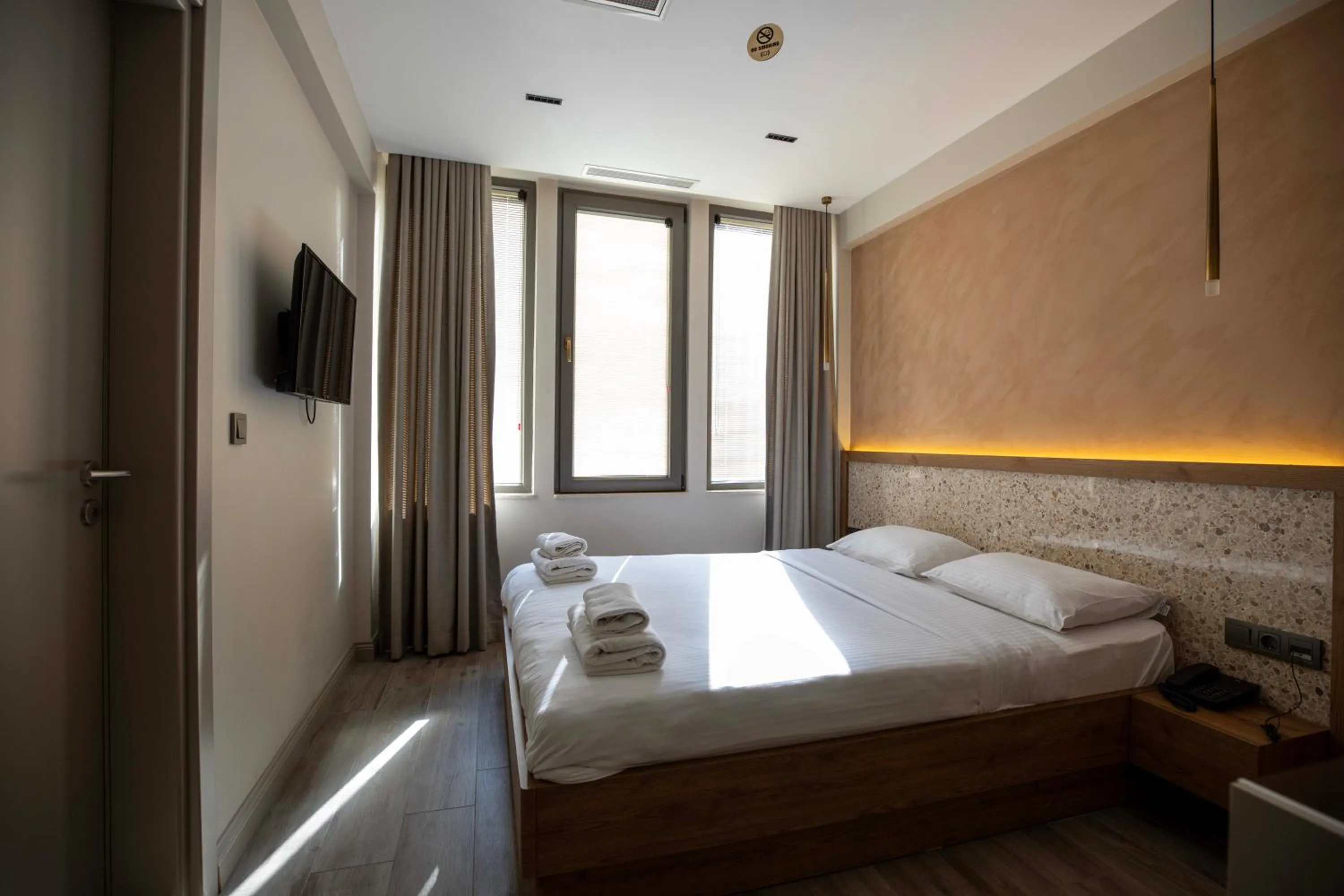 Bed in 21 Rooms Hotel