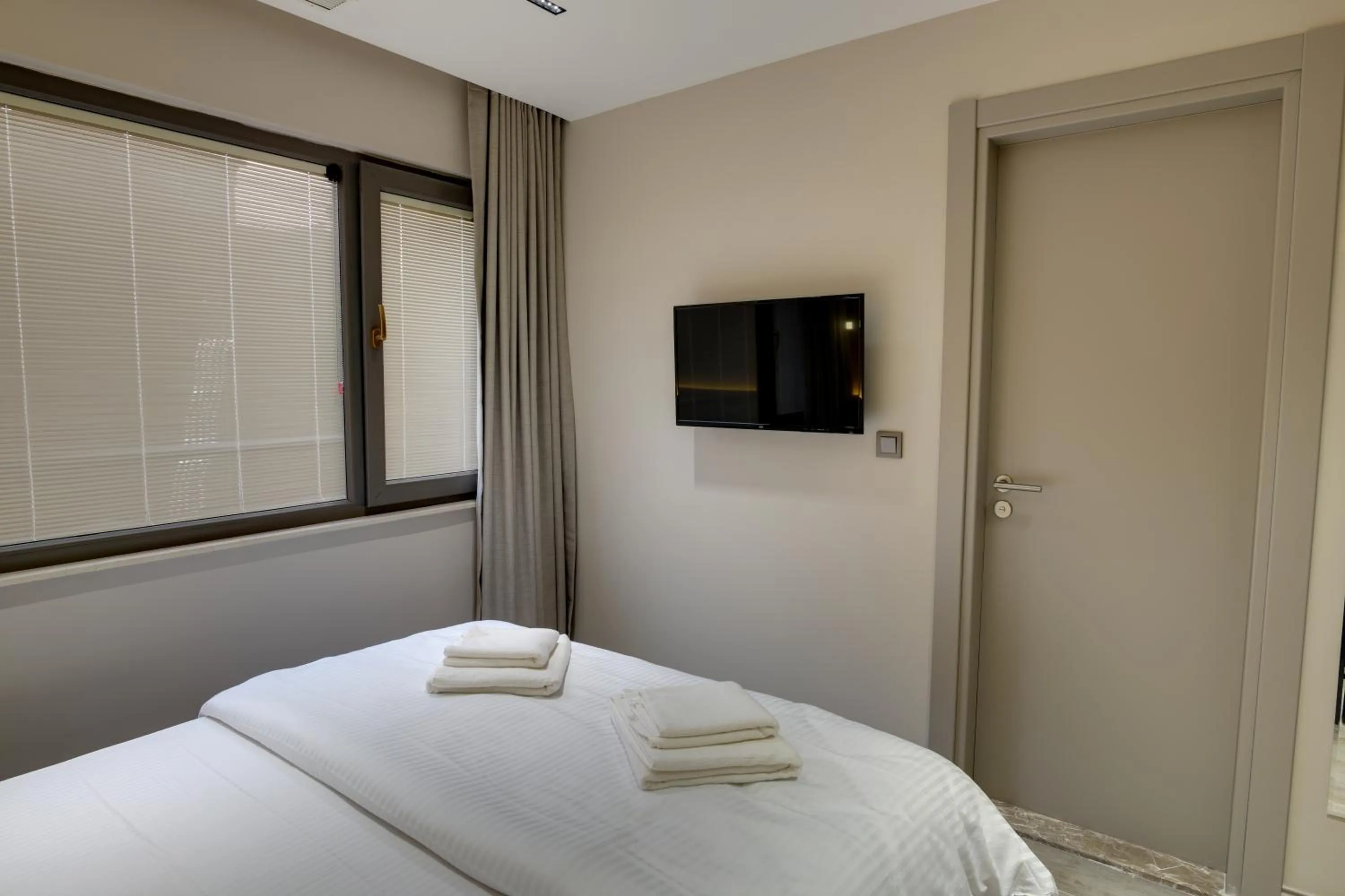 Bed in 21 Rooms Hotel