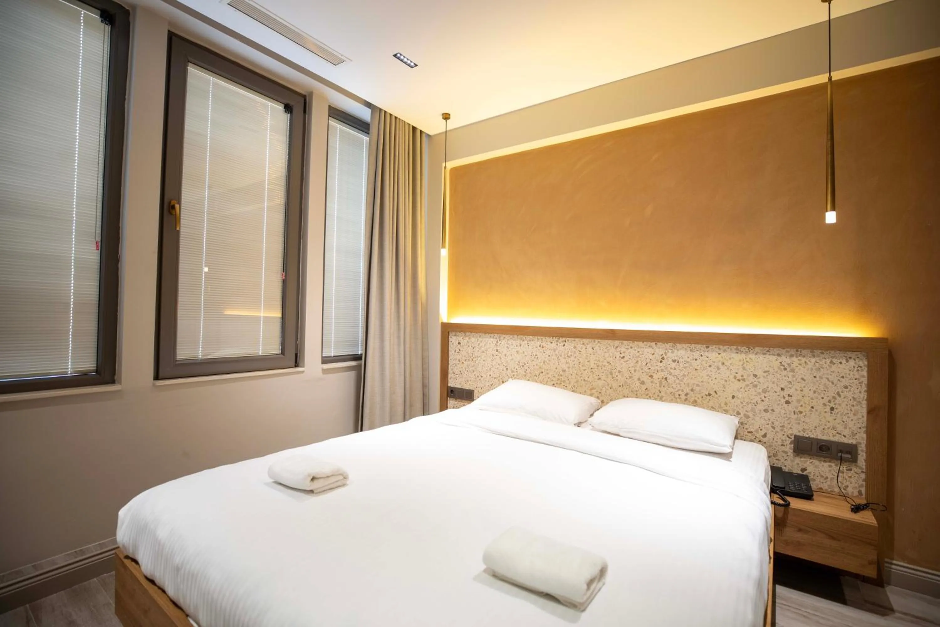 Bed in 21 Rooms Hotel