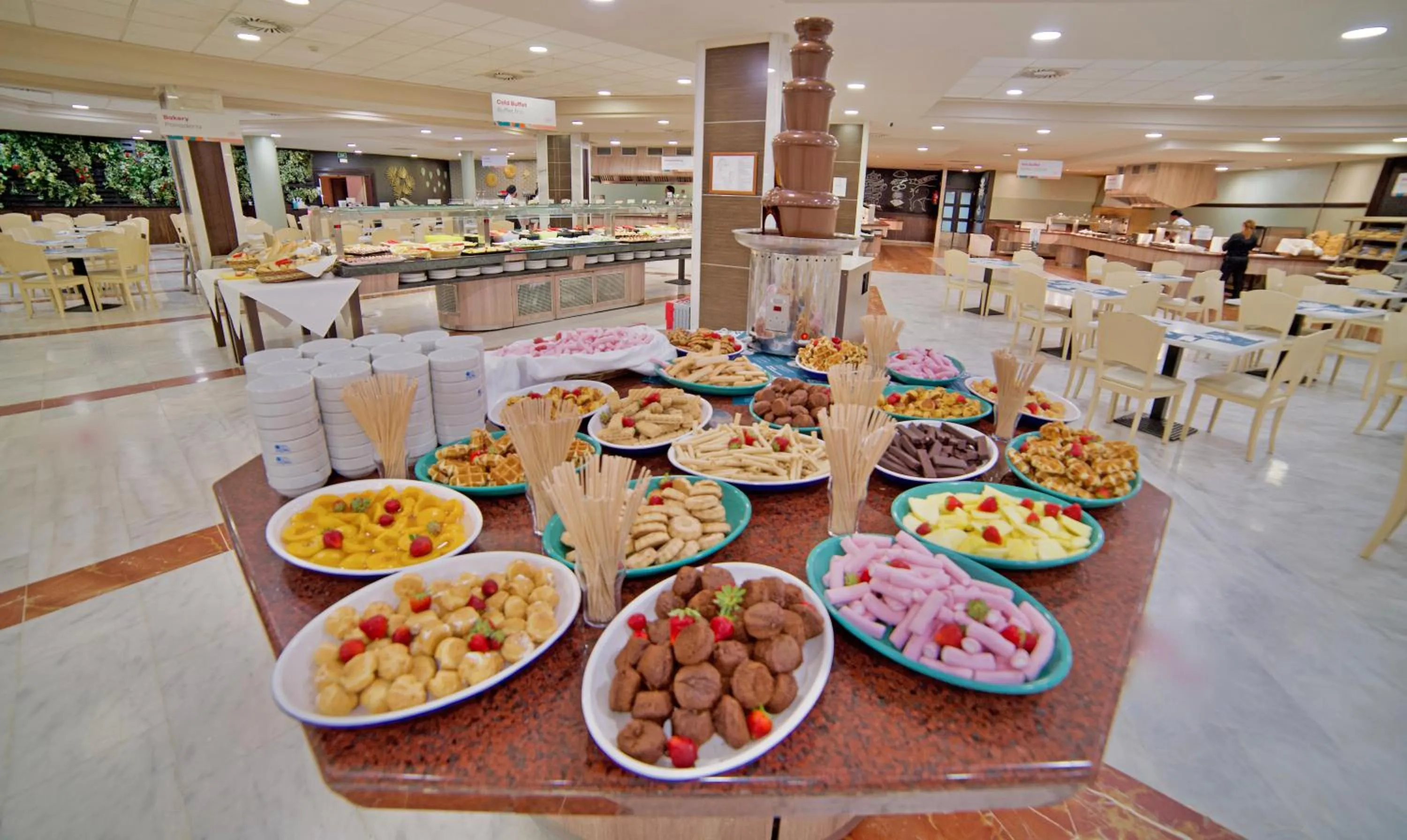 Restaurant/places to eat in Holiday Premium Resort