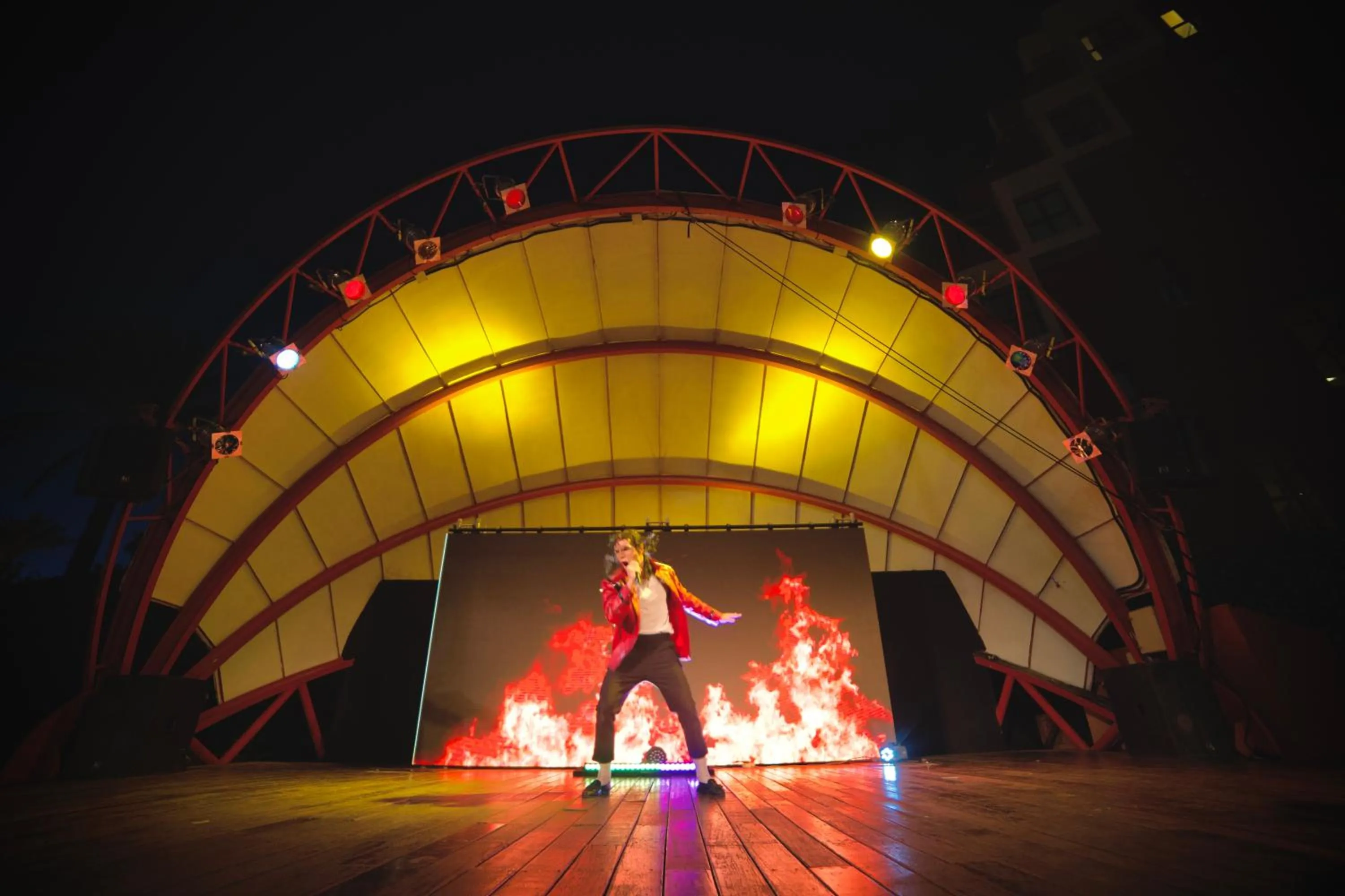 Evening entertainment in Holiday Premium Resort