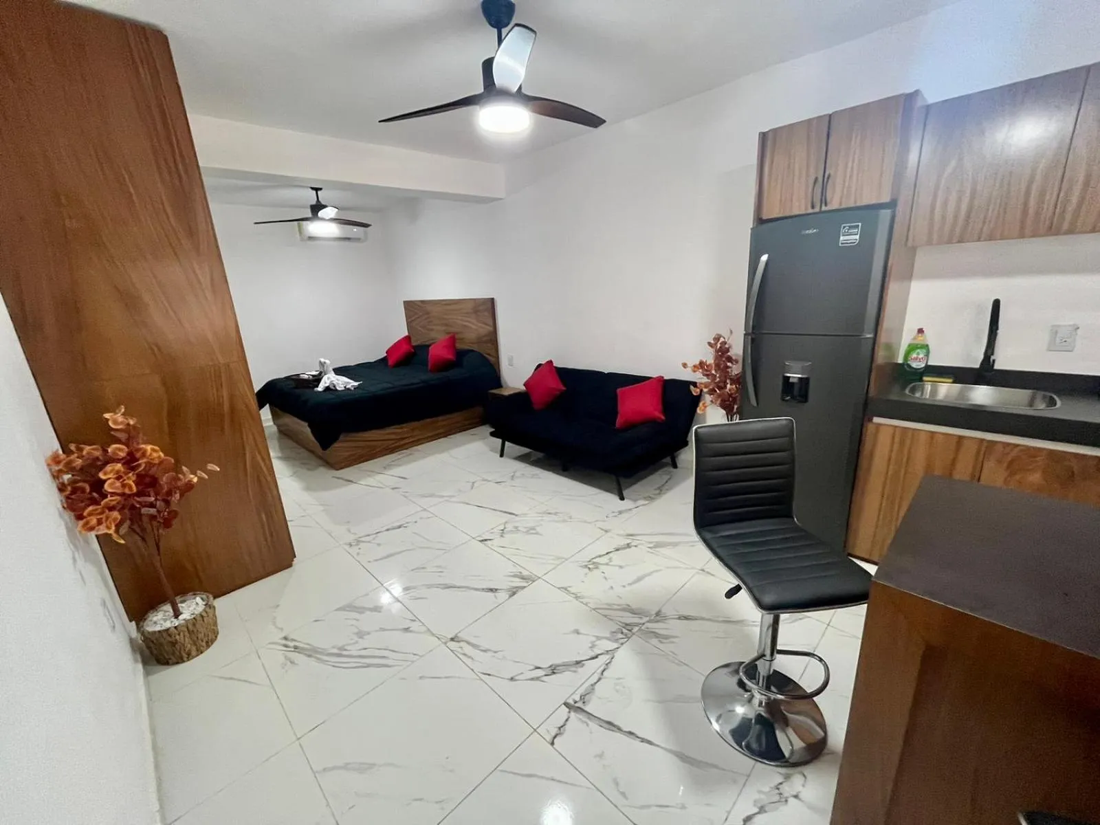 Photo of the whole room in AHAU Playa