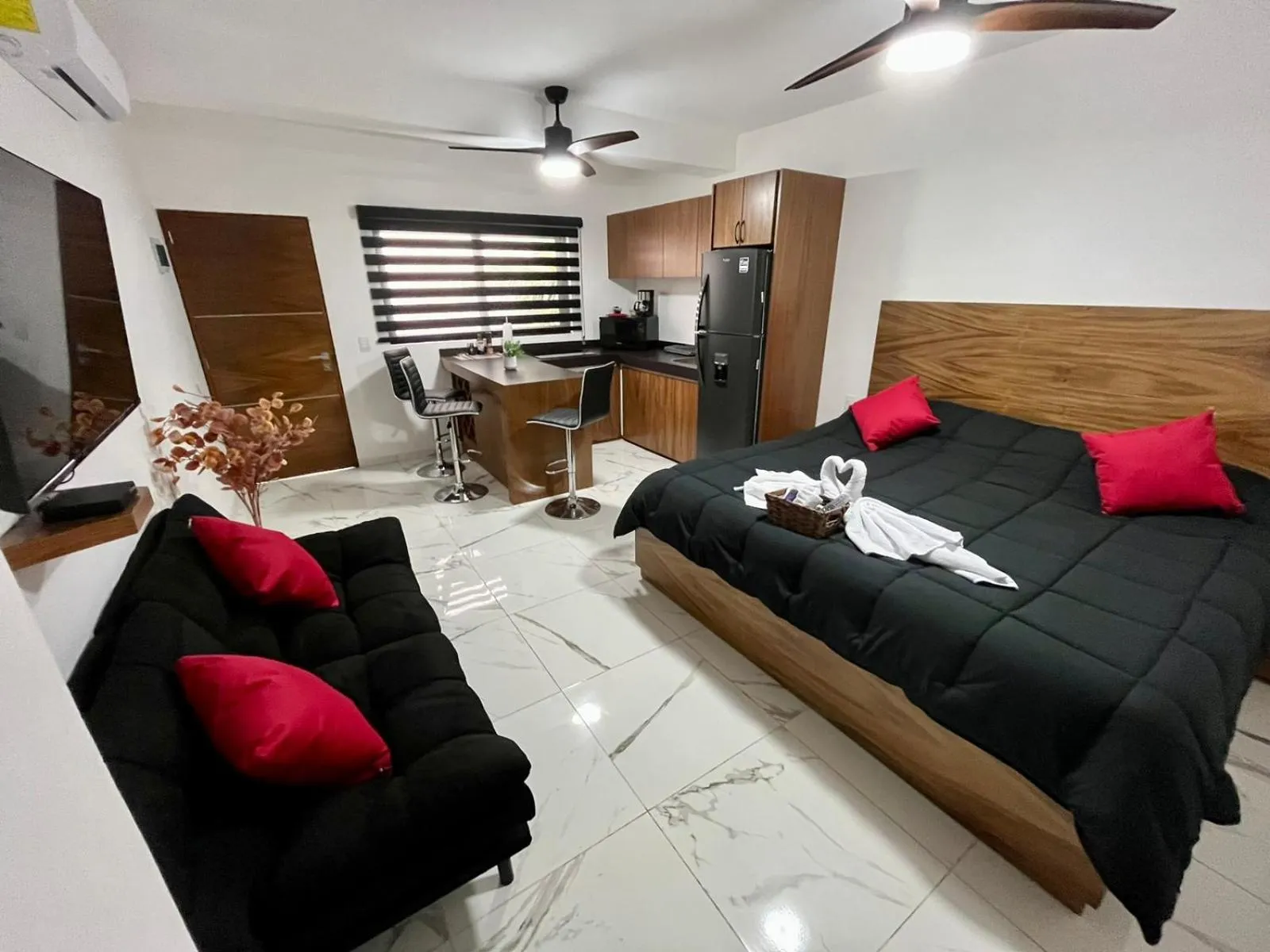 Photo of the whole room in AHAU Playa