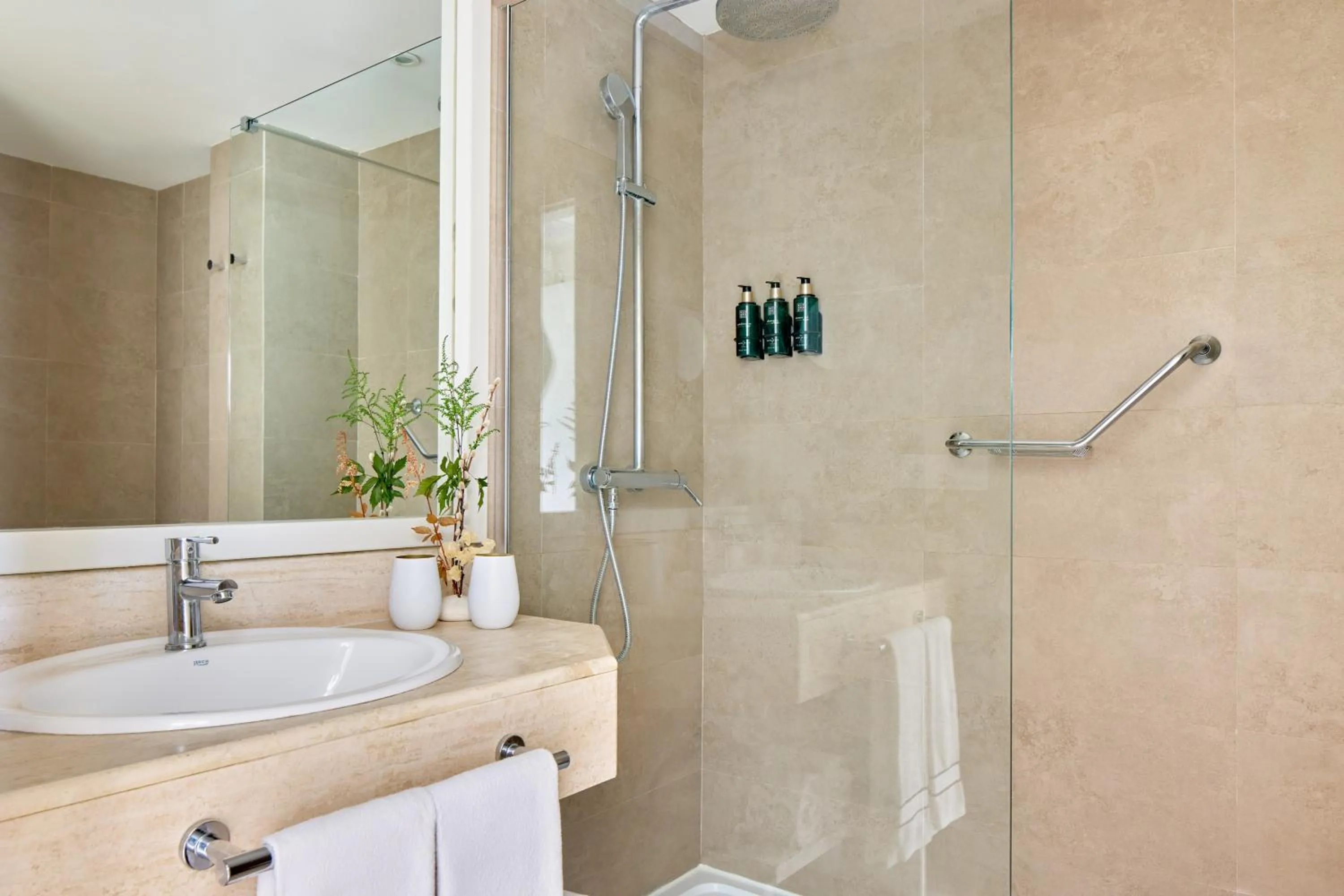 Shower in Meliá Cala Galdana