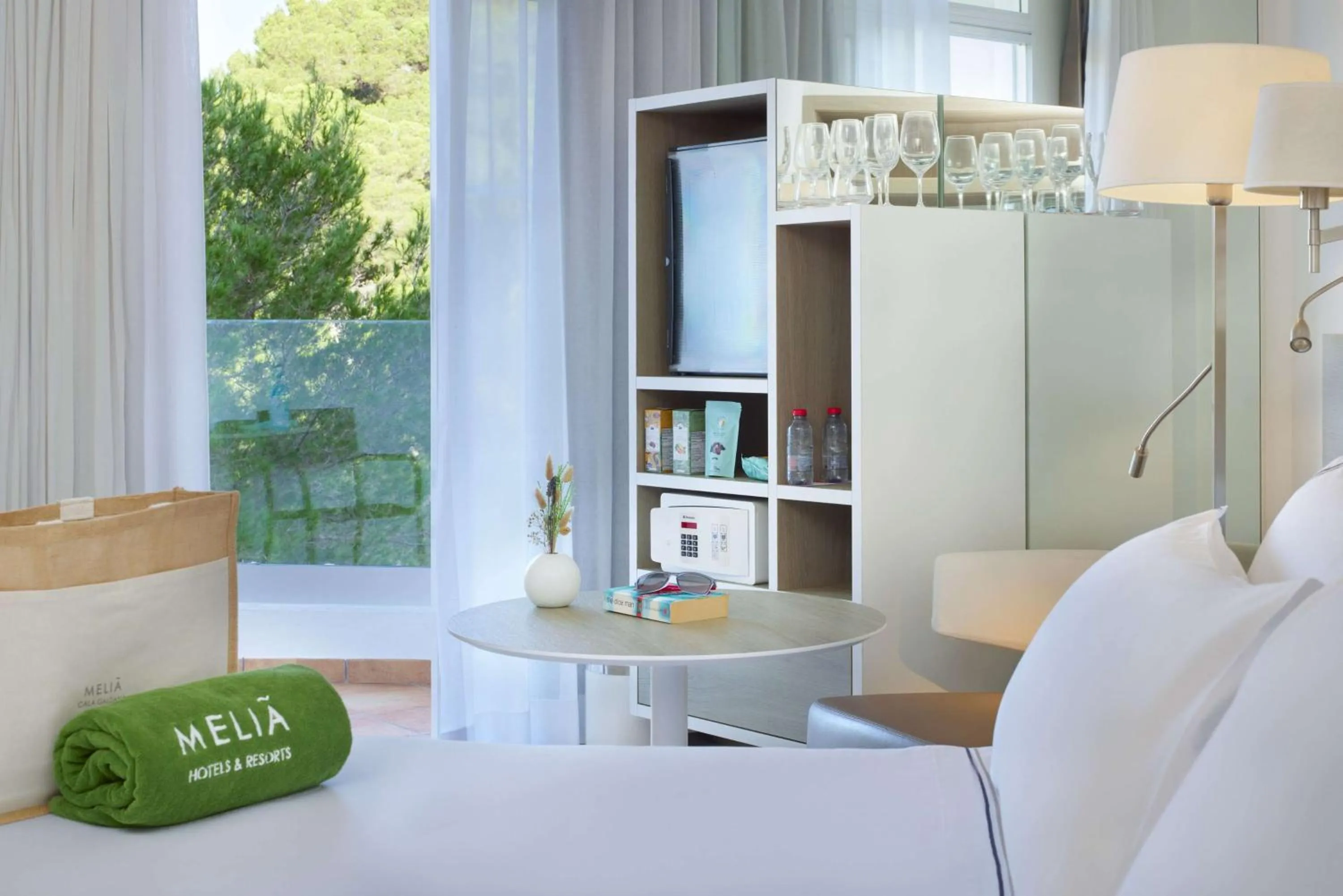 Bedroom, Bed in Meliá Cala Galdana