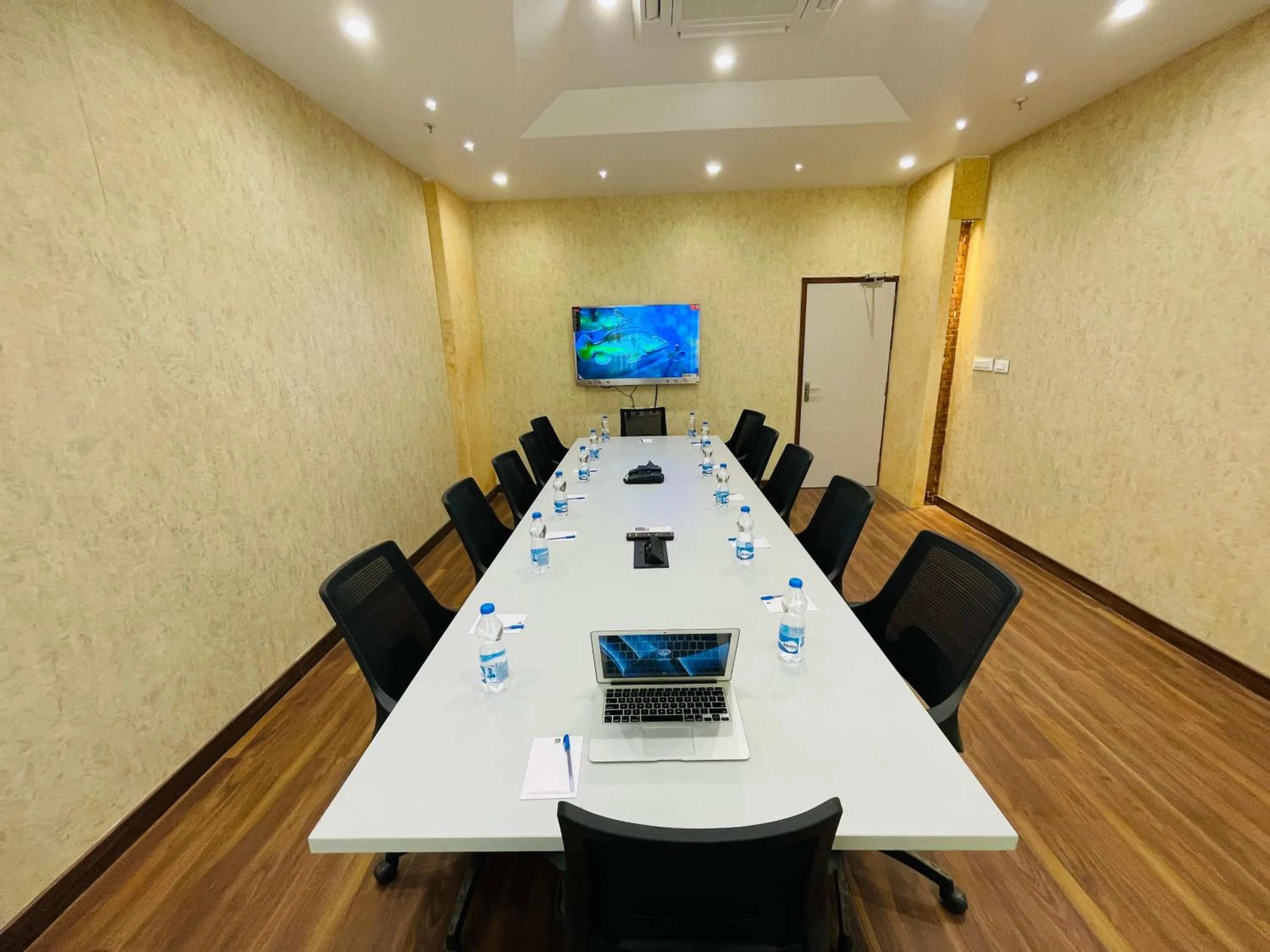 Meeting/conference room in Quality Inn Rockwell Grand, Bangalore