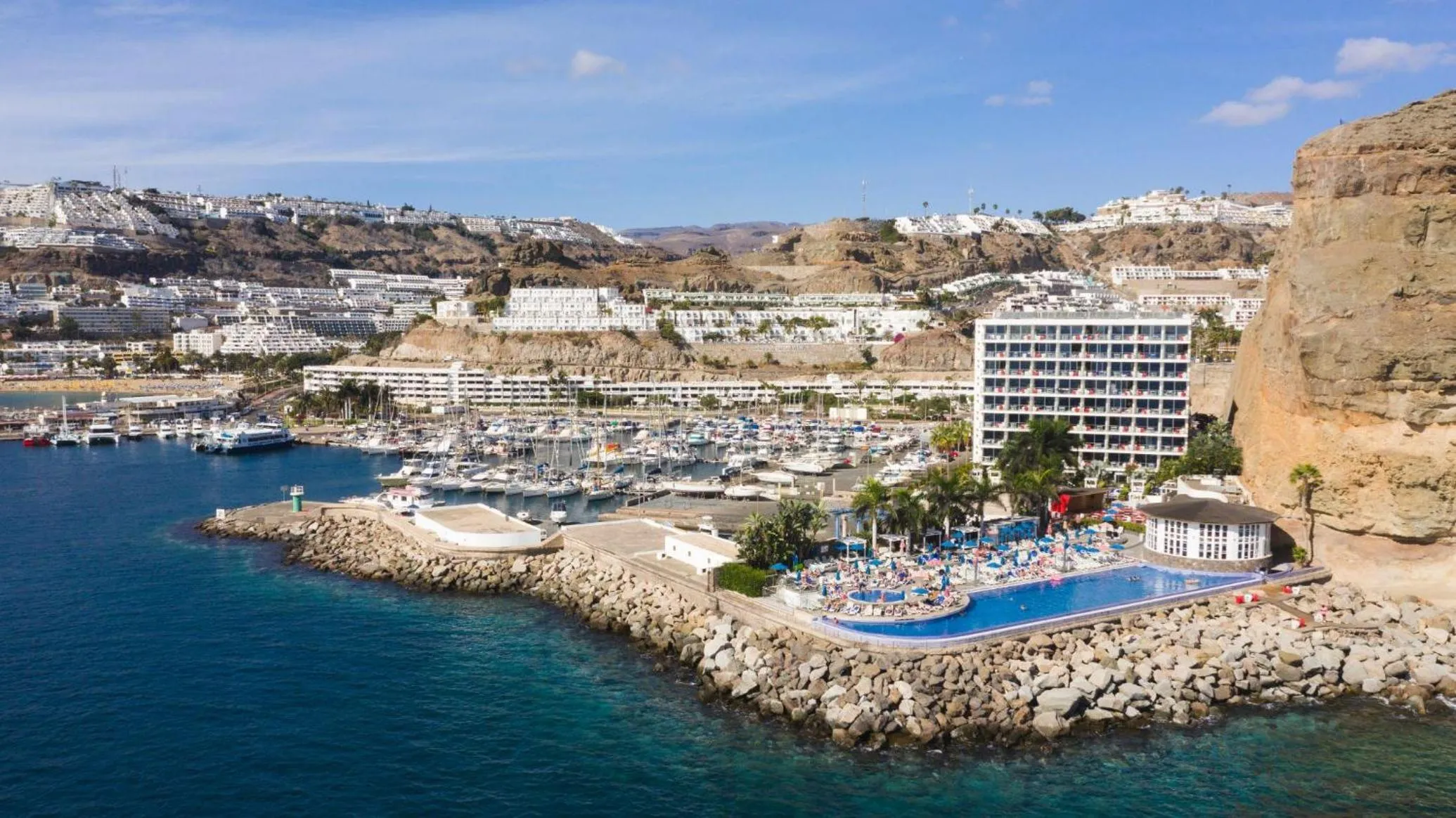 Property building in Marina Suites Gran Canaria