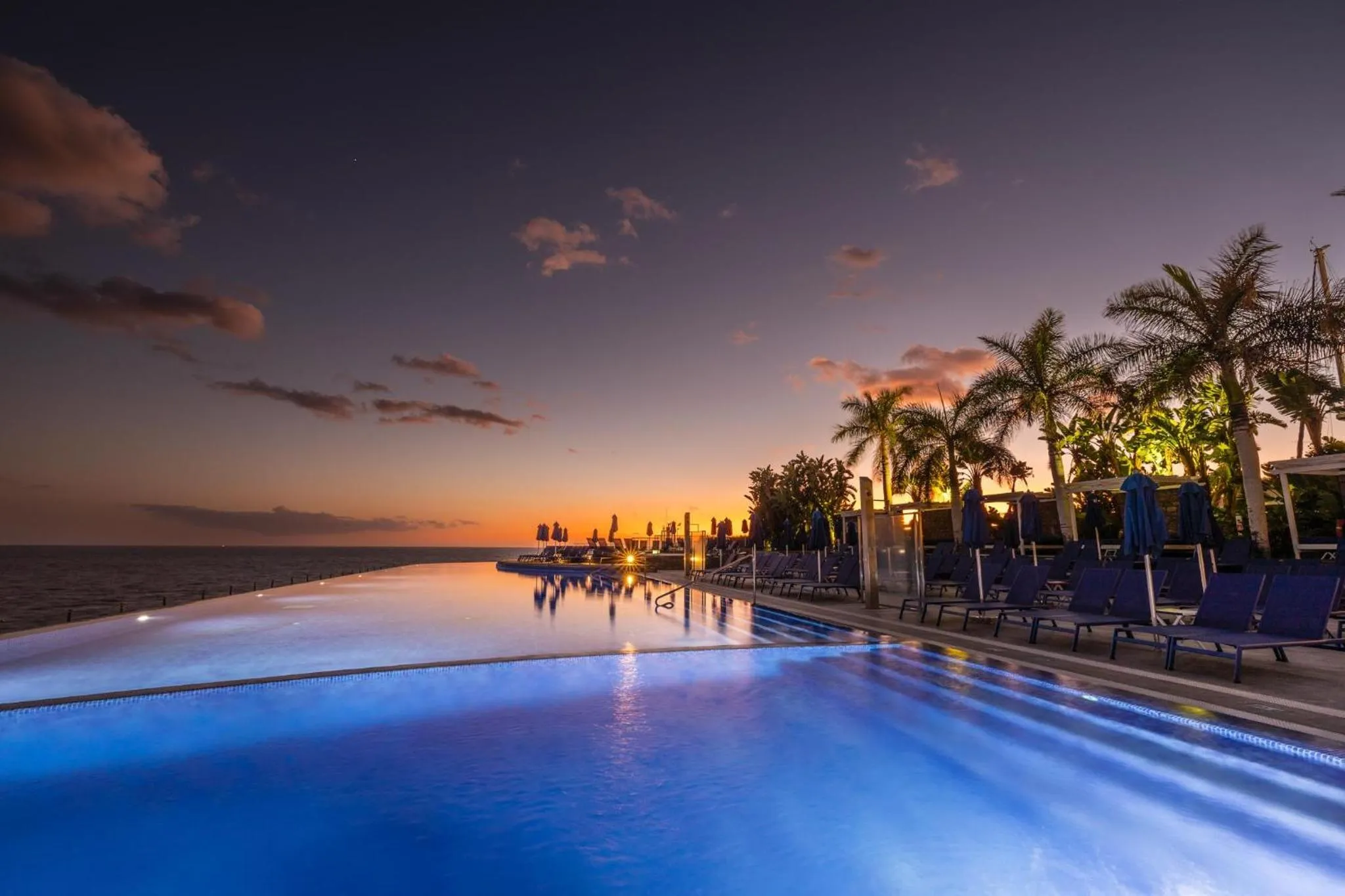 Swimming pool in Marina Suites Gran Canaria