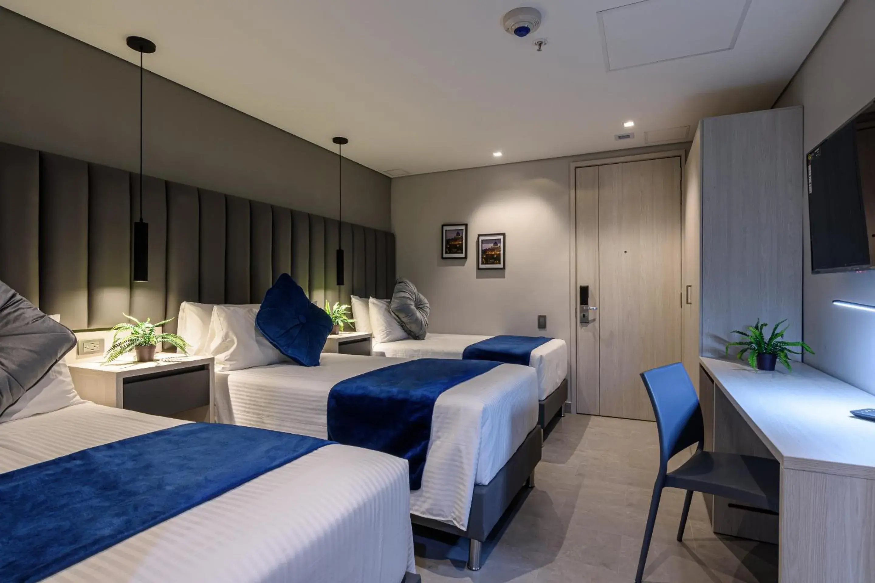 Standard Triple Room in 4 Sur Hotel Standard Triple Room in 4 Sur Hotel