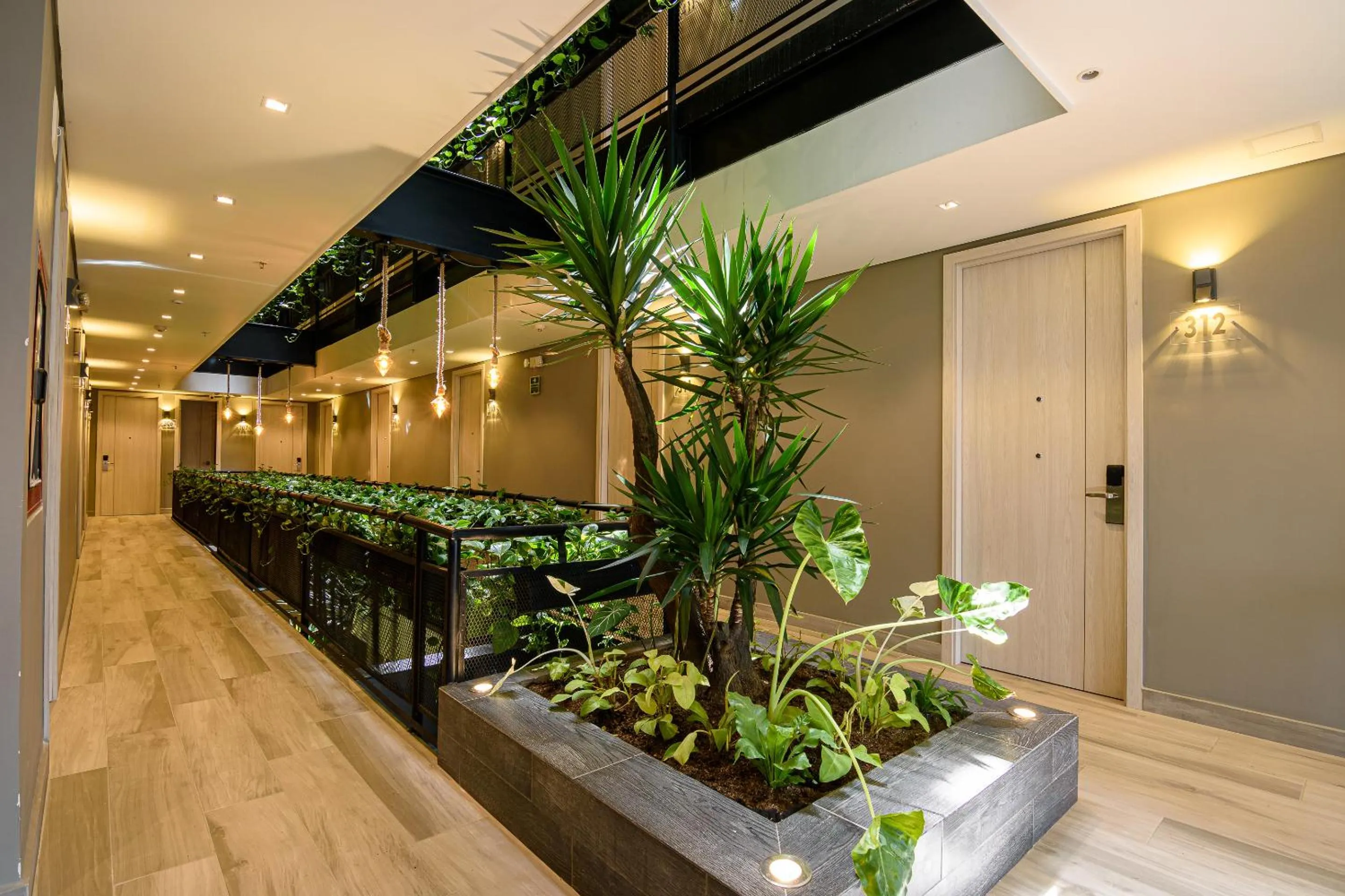 Property building in 4 Sur Hotel