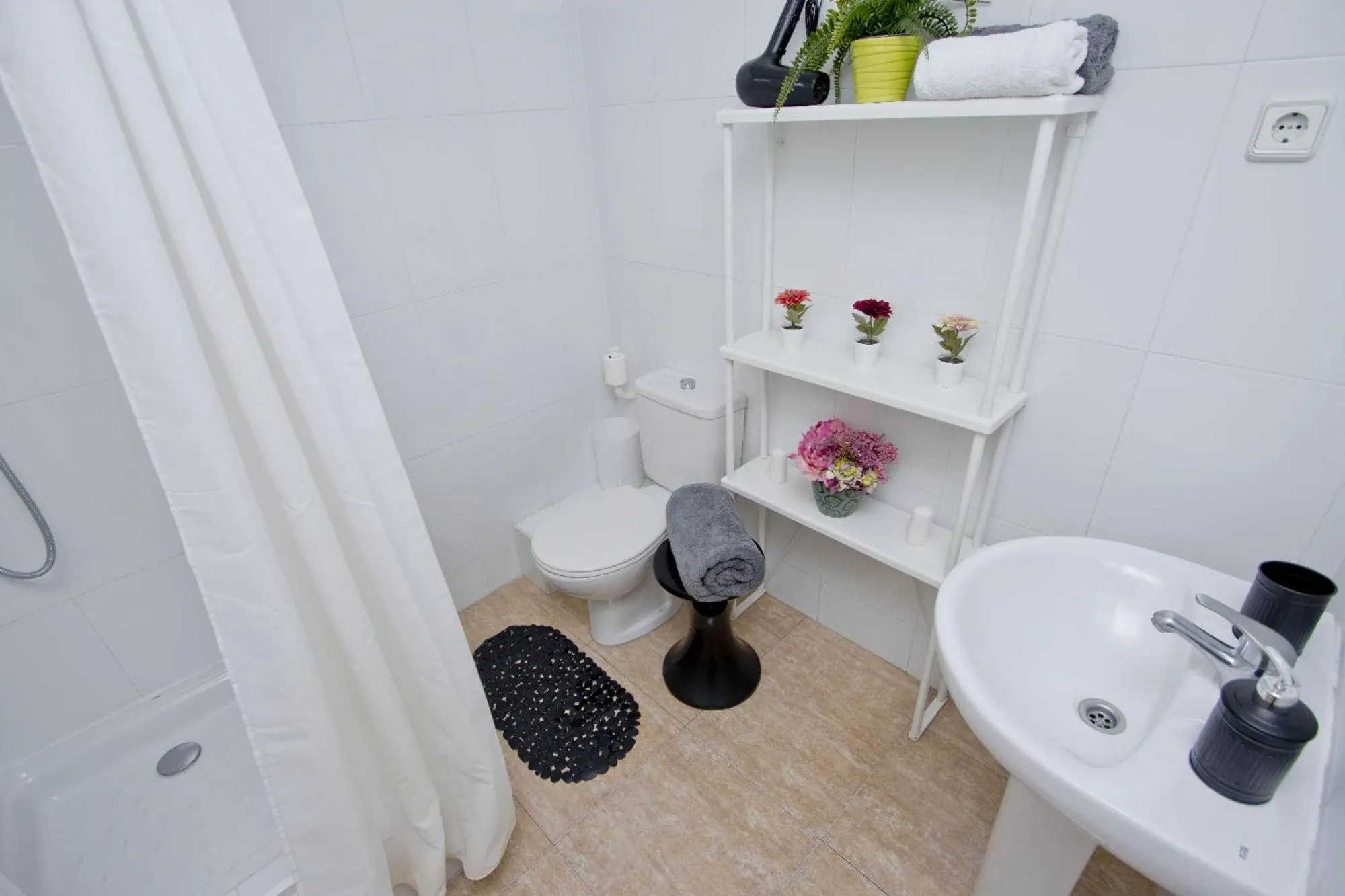 Barcelona City North Hostal