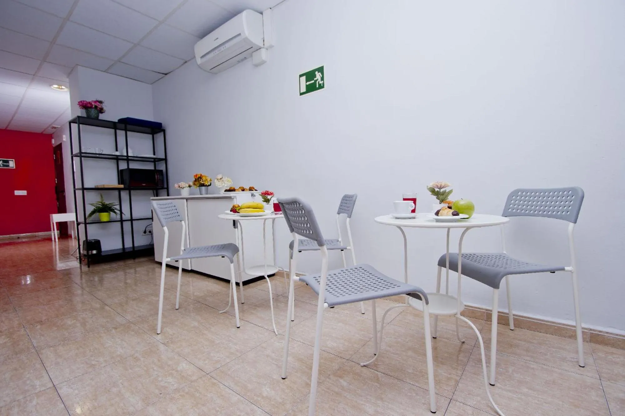 Barcelona City North Hostal