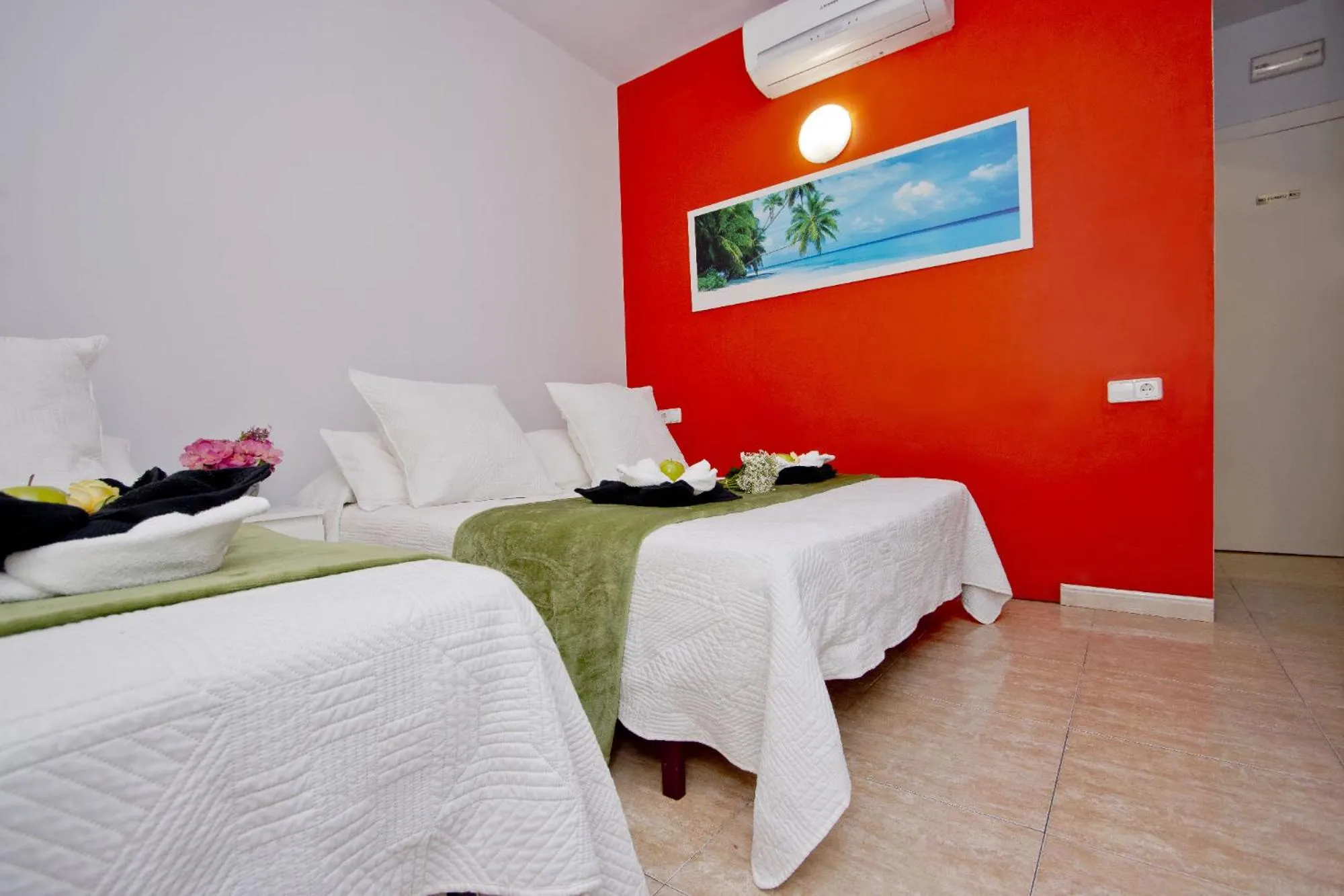 Bed in Barcelona City North Hostal