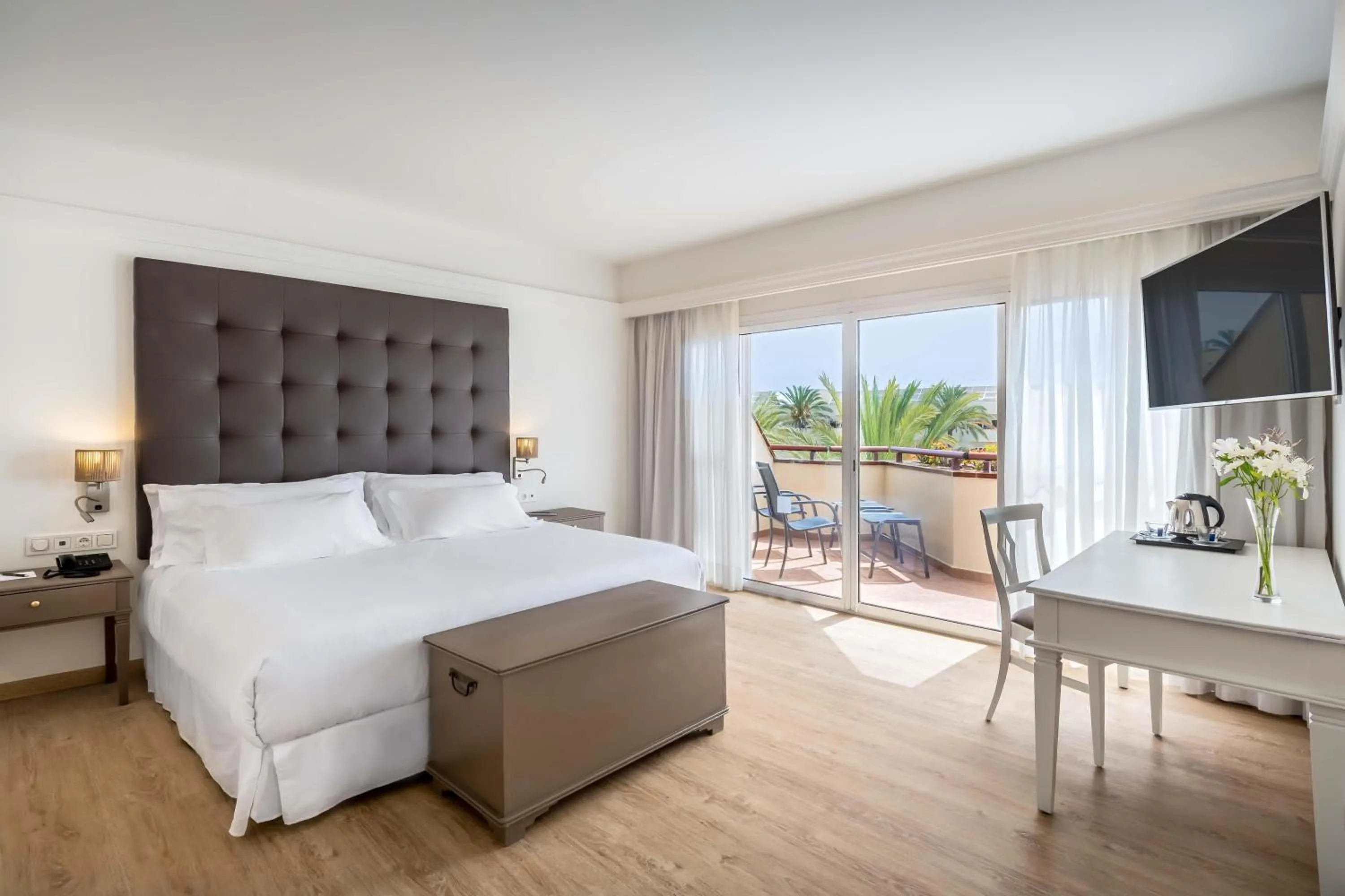 Photo of the whole room, Bed in Barceló Corralejo Bay - Adults Only