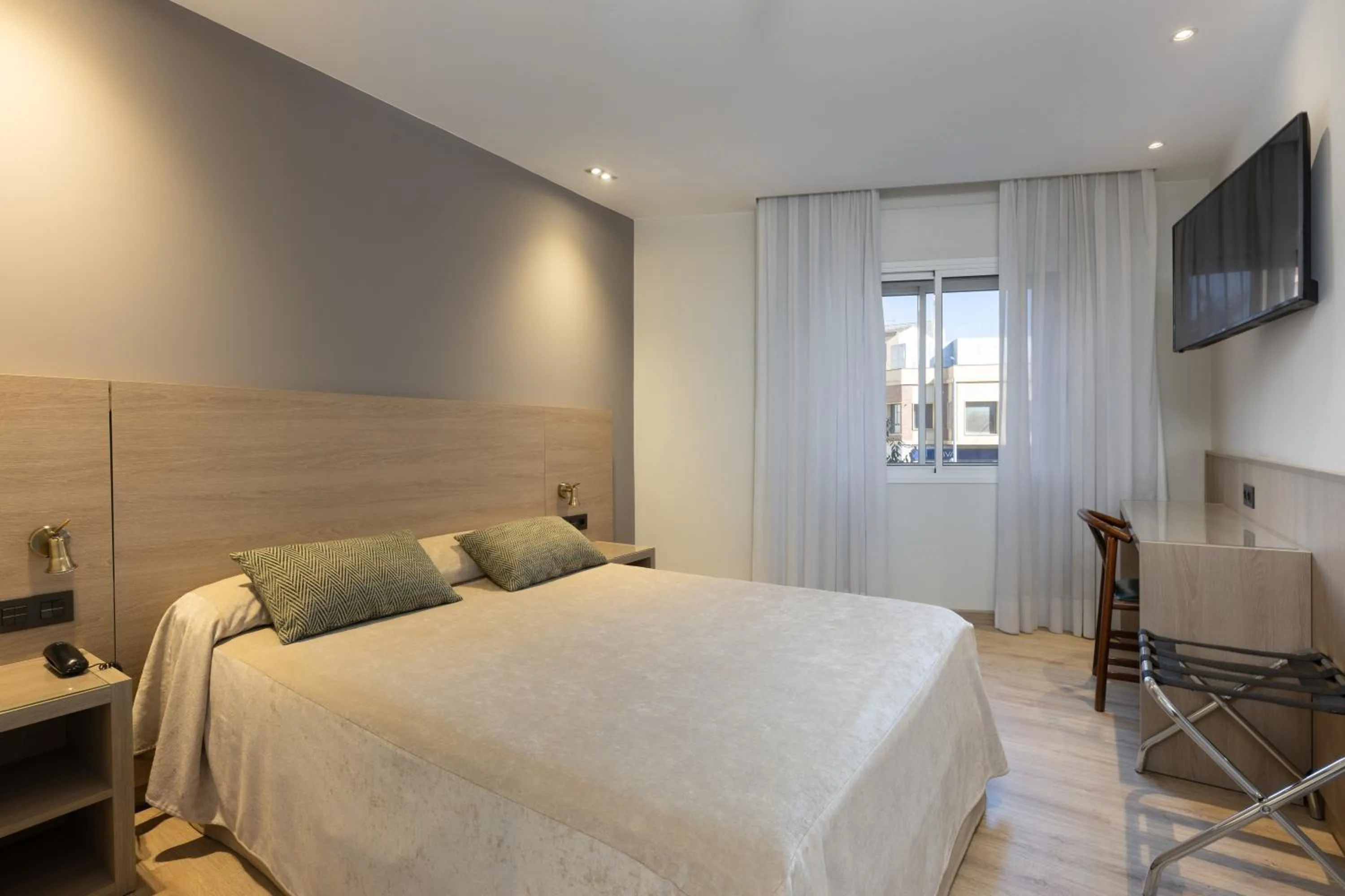 View (from property/room), Bed in Hotel Casanova