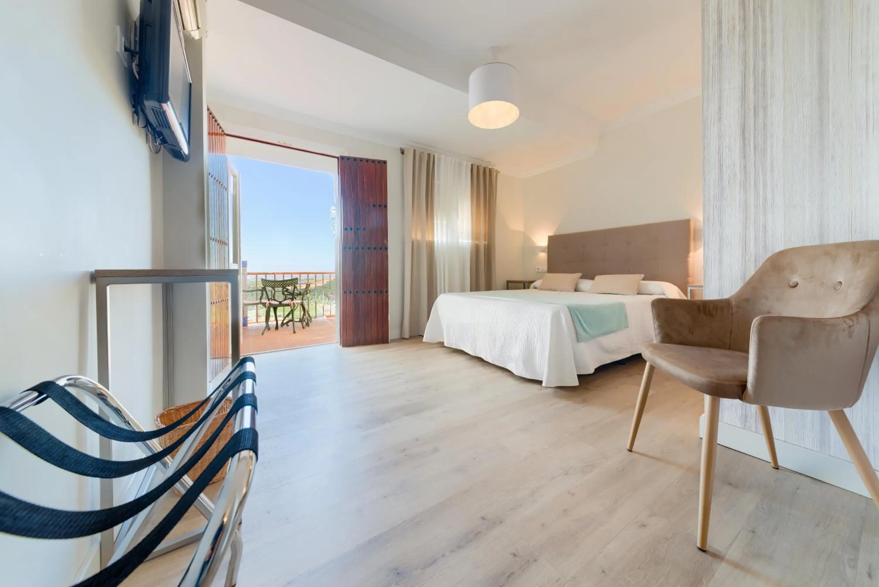 Balcony/Terrace, Bed in Hotel El Convento