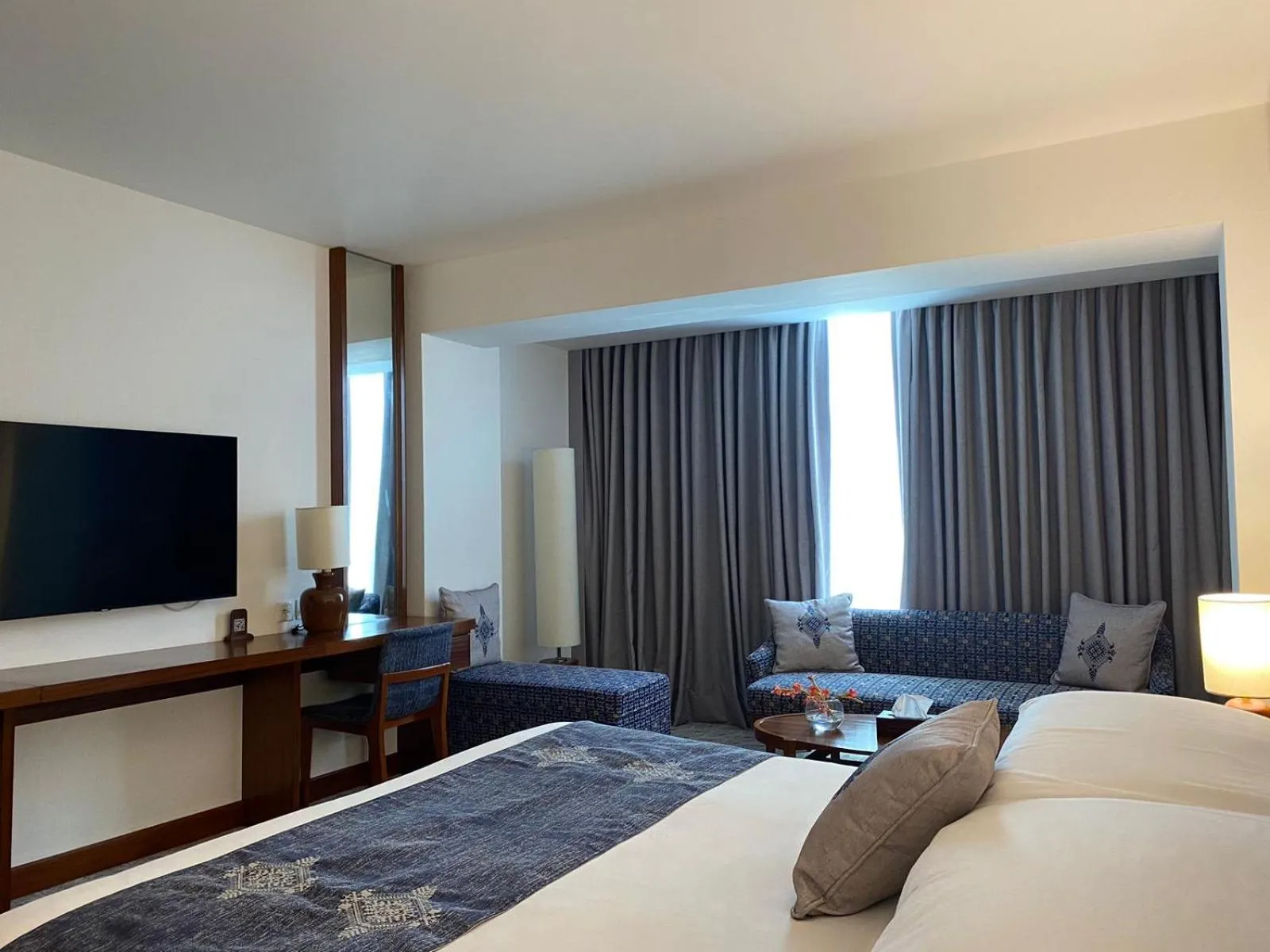 Bed in Peshawar Serena Hotel