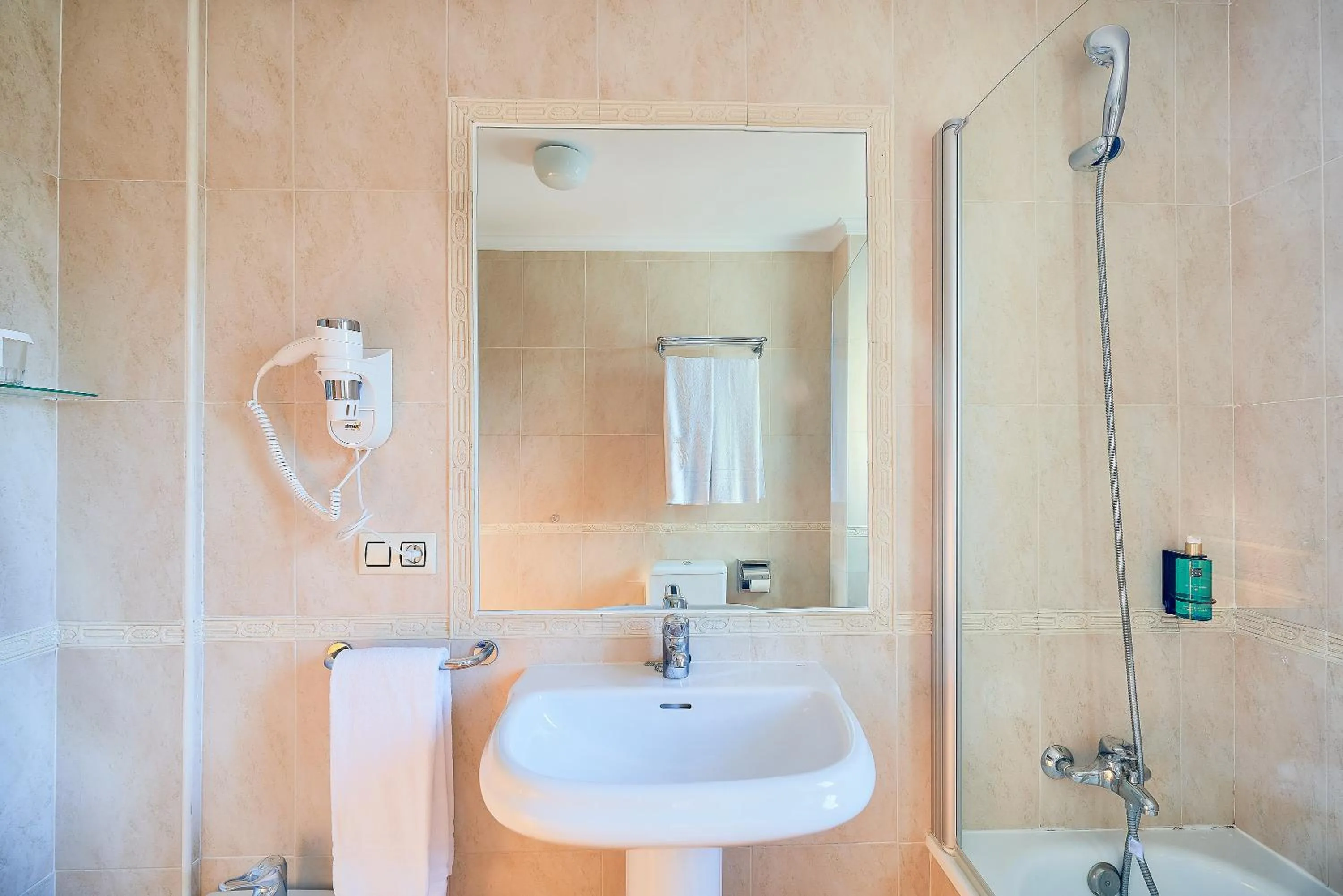 Bathroom in Hotel Villa Frigiliana