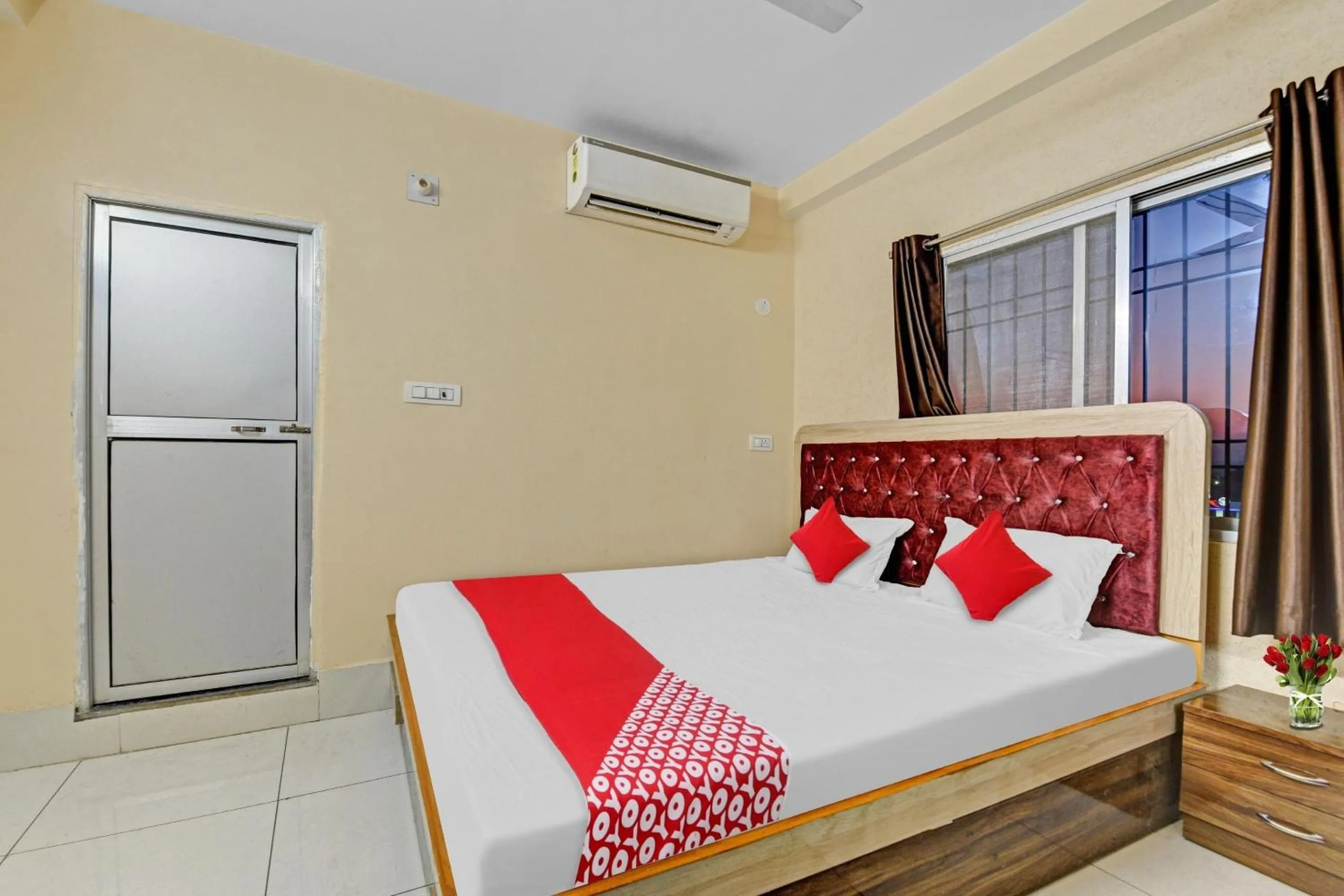 Bedroom, Bed in Hotel O SRI JAGARNATH BANQUET & HOTEL