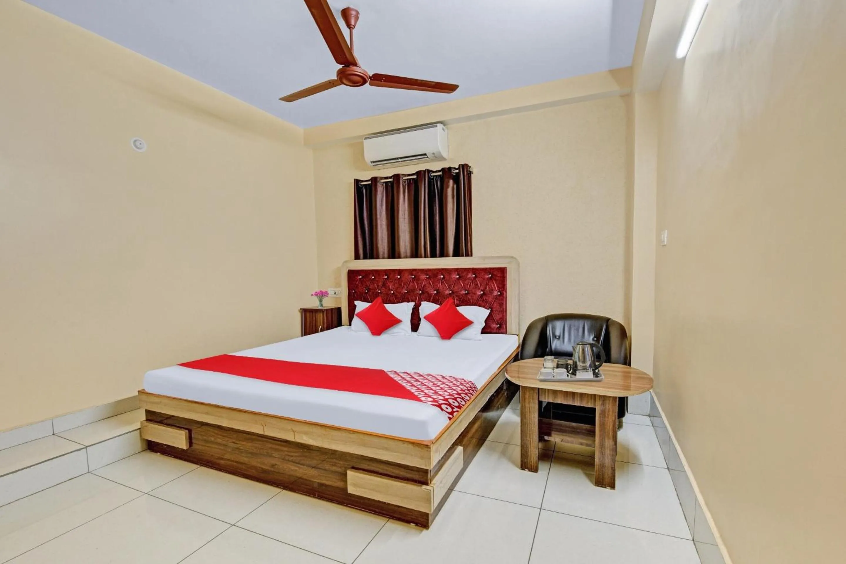 Bedroom, Bed in Hotel O SRI JAGARNATH BANQUET & HOTEL