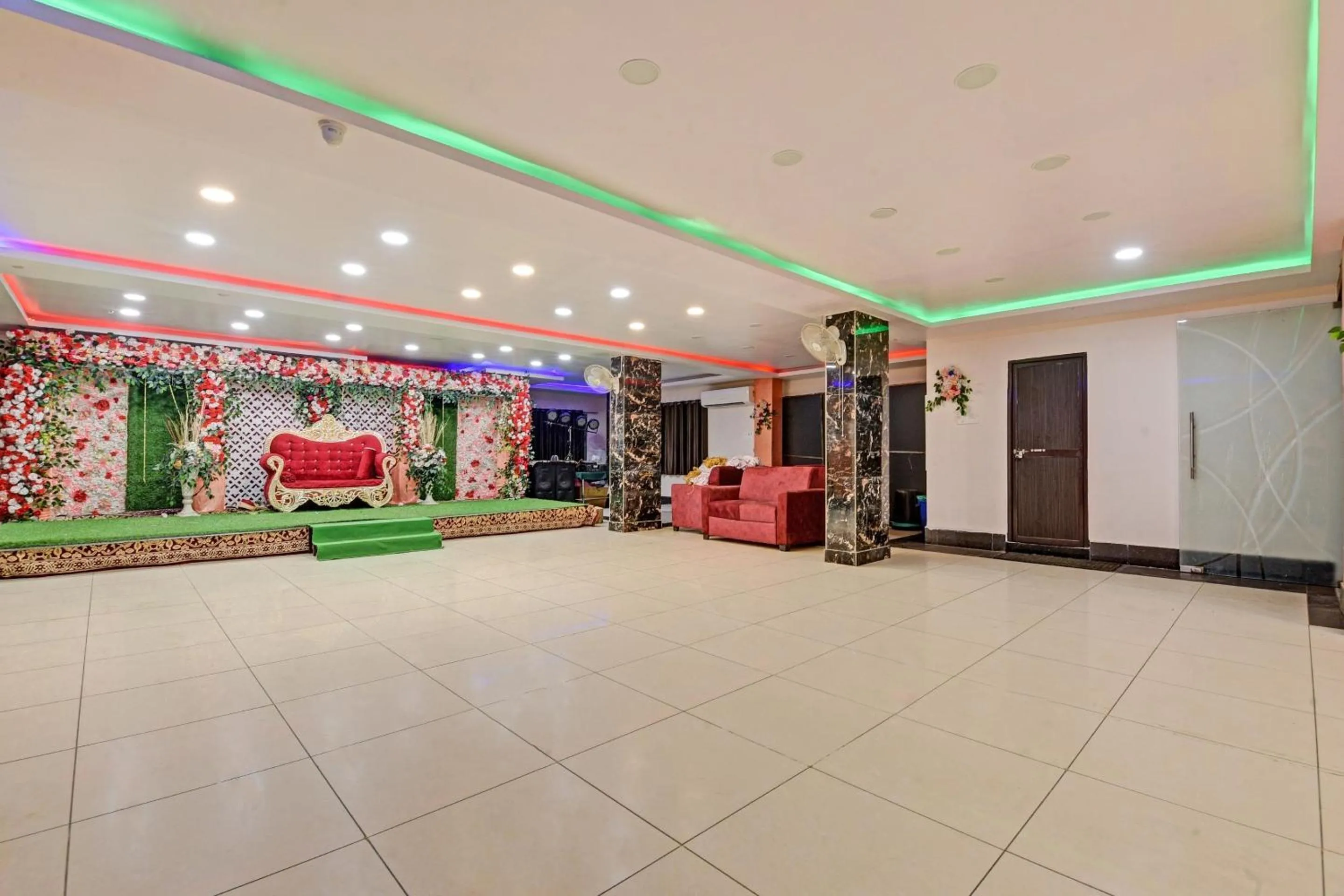 Lobby or reception in Hotel O SRI JAGARNATH BANQUET & HOTEL