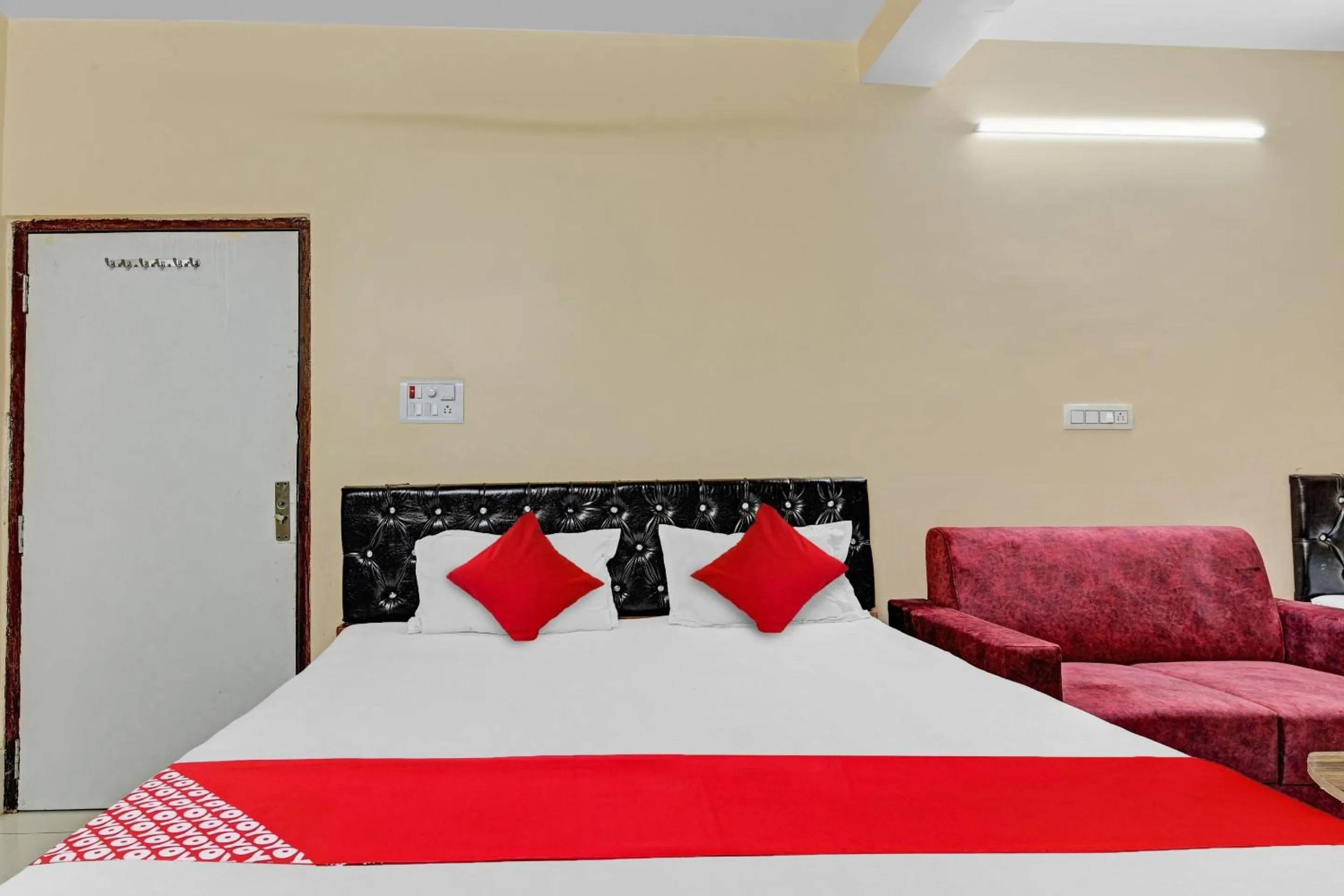 Bedroom, Bed in Hotel O SRI JAGARNATH BANQUET & HOTEL
