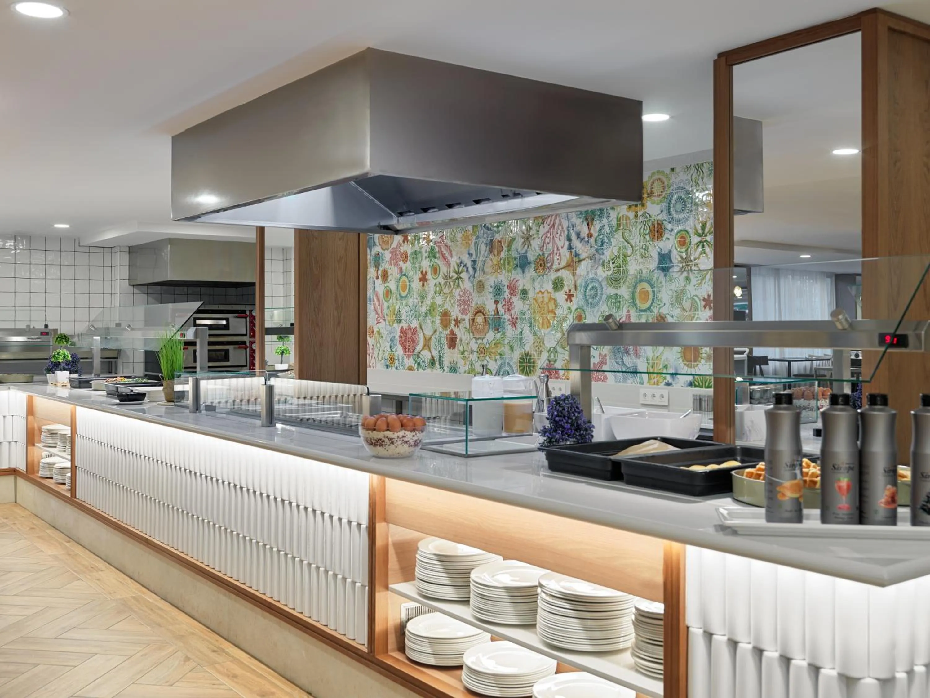 Restaurant/places to eat in H10 Casa del Mar