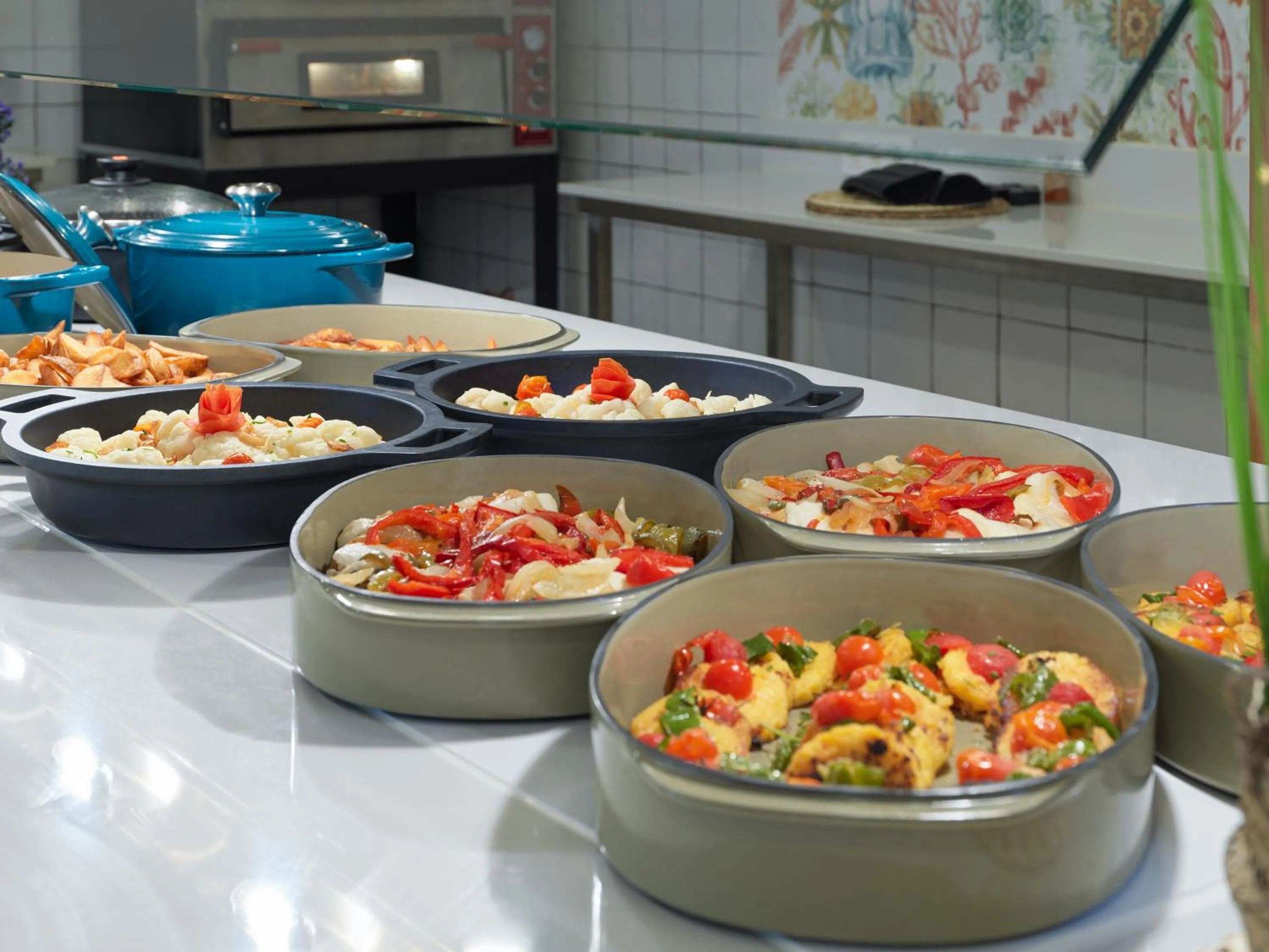 Restaurant/places to eat in H10 Casa del Mar