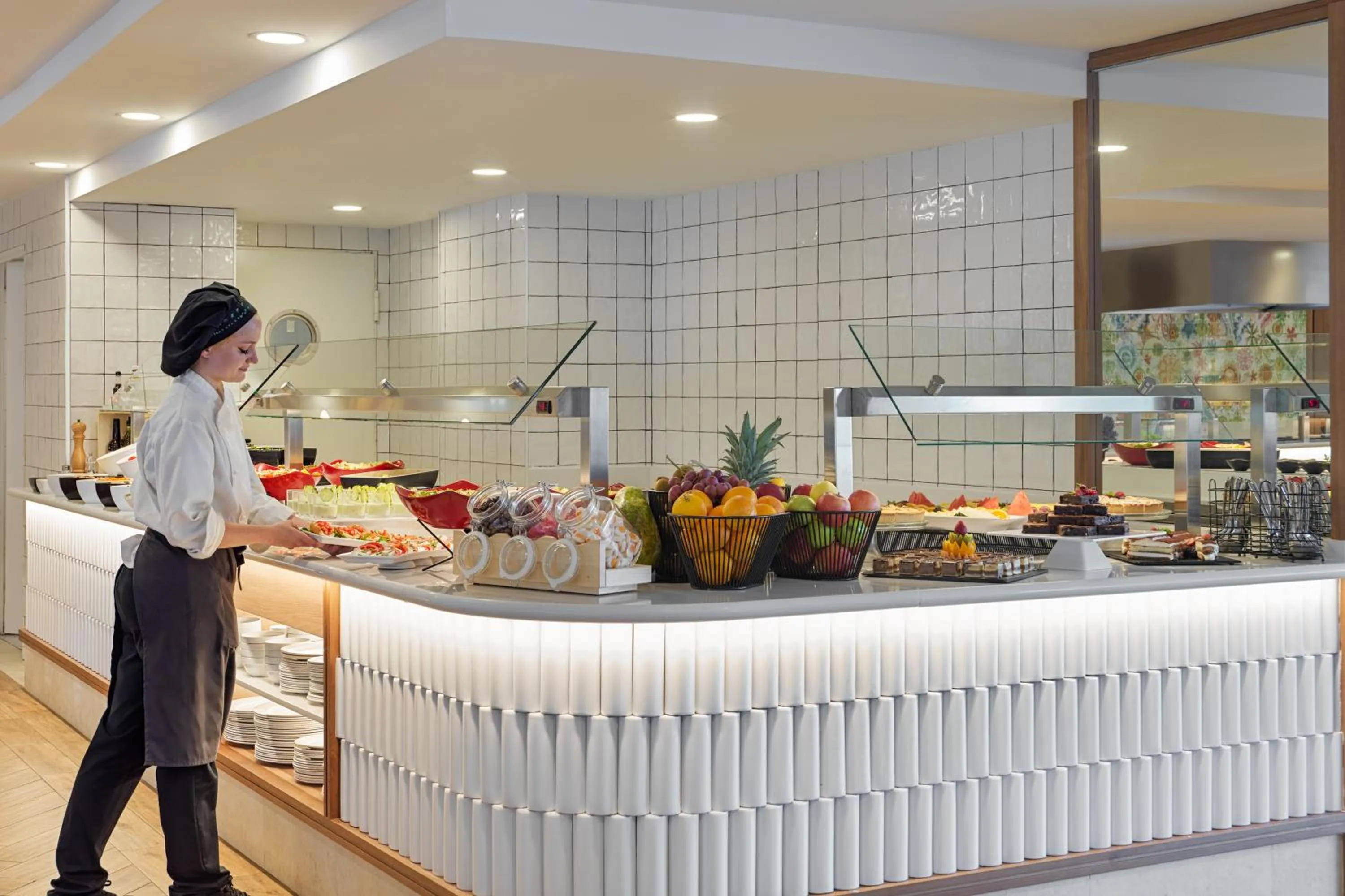 Restaurant/places to eat in H10 Casa del Mar