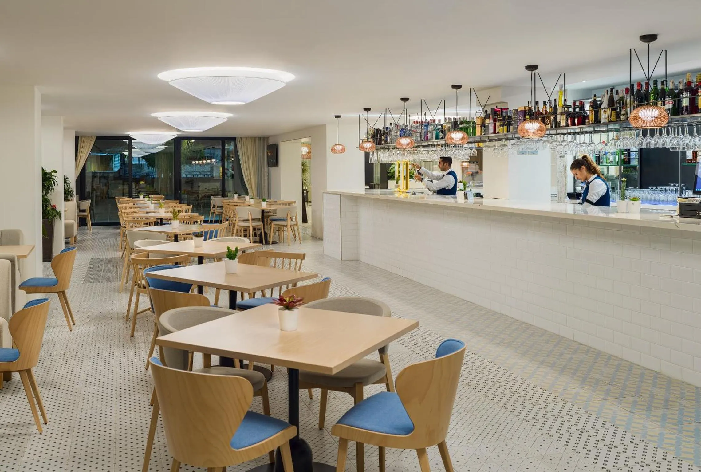 Restaurant/places to eat in H10 Casa del Mar