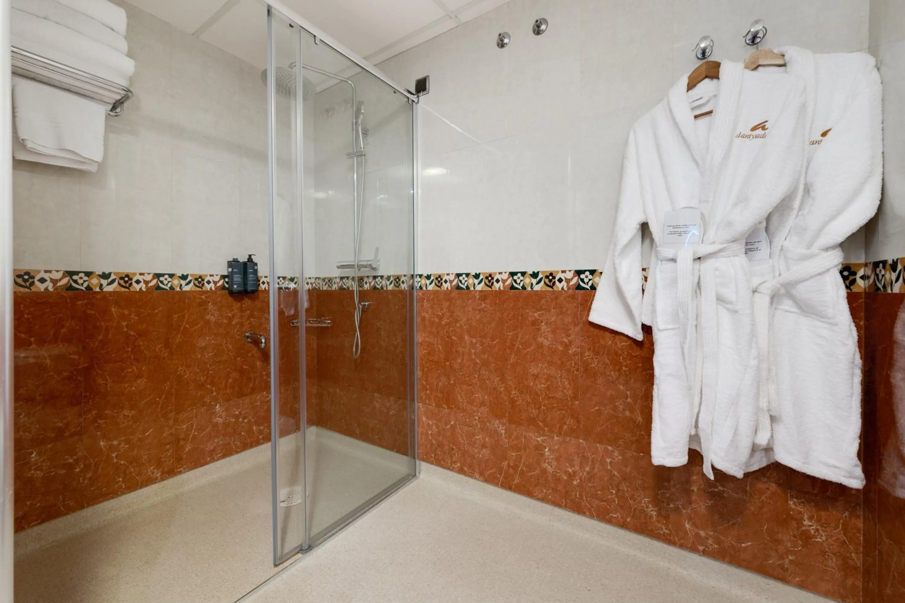 Shower in Daniya Denia Spa & Business 4*