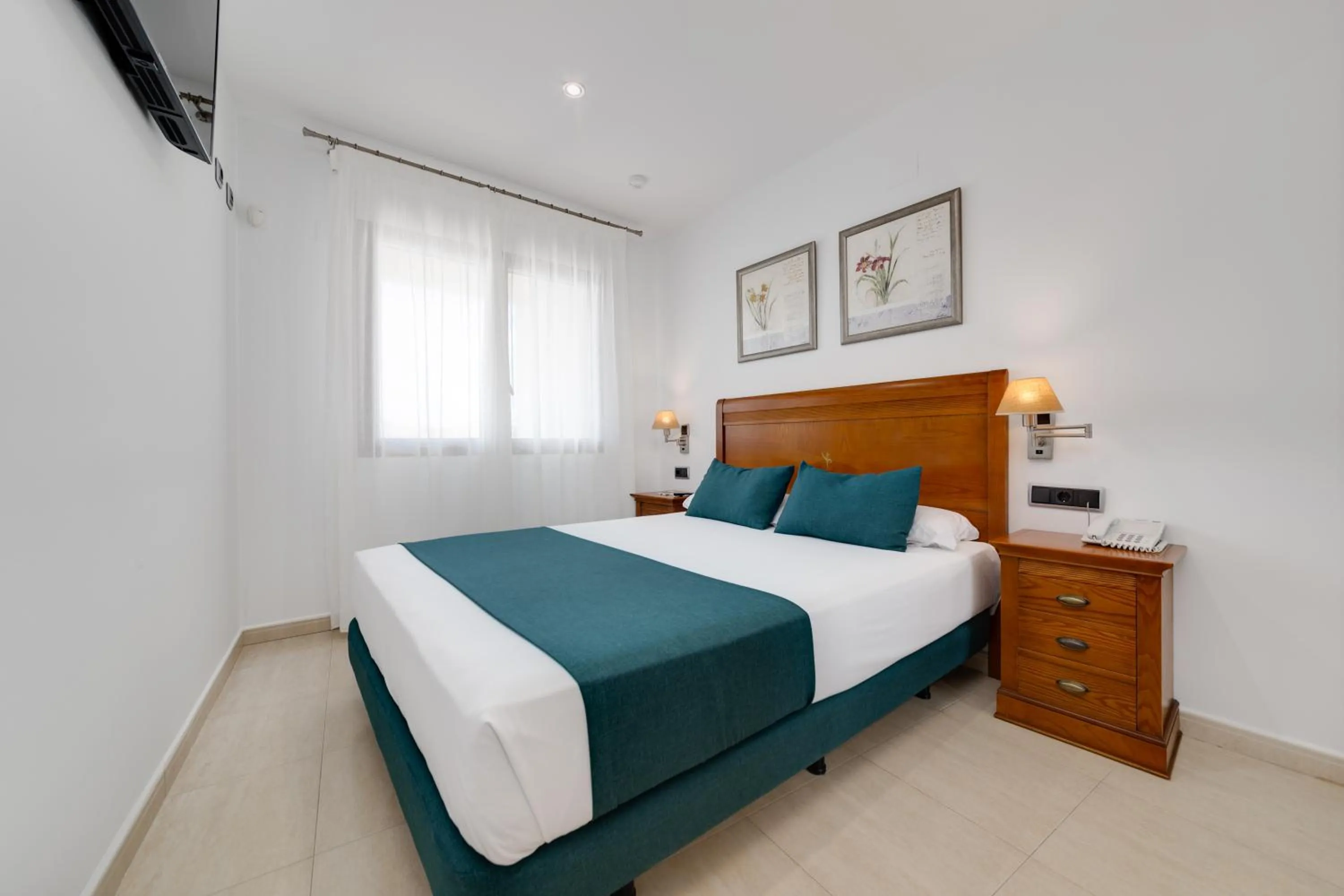 Garden view, Bed in Daniya Denia Spa & Business 4*