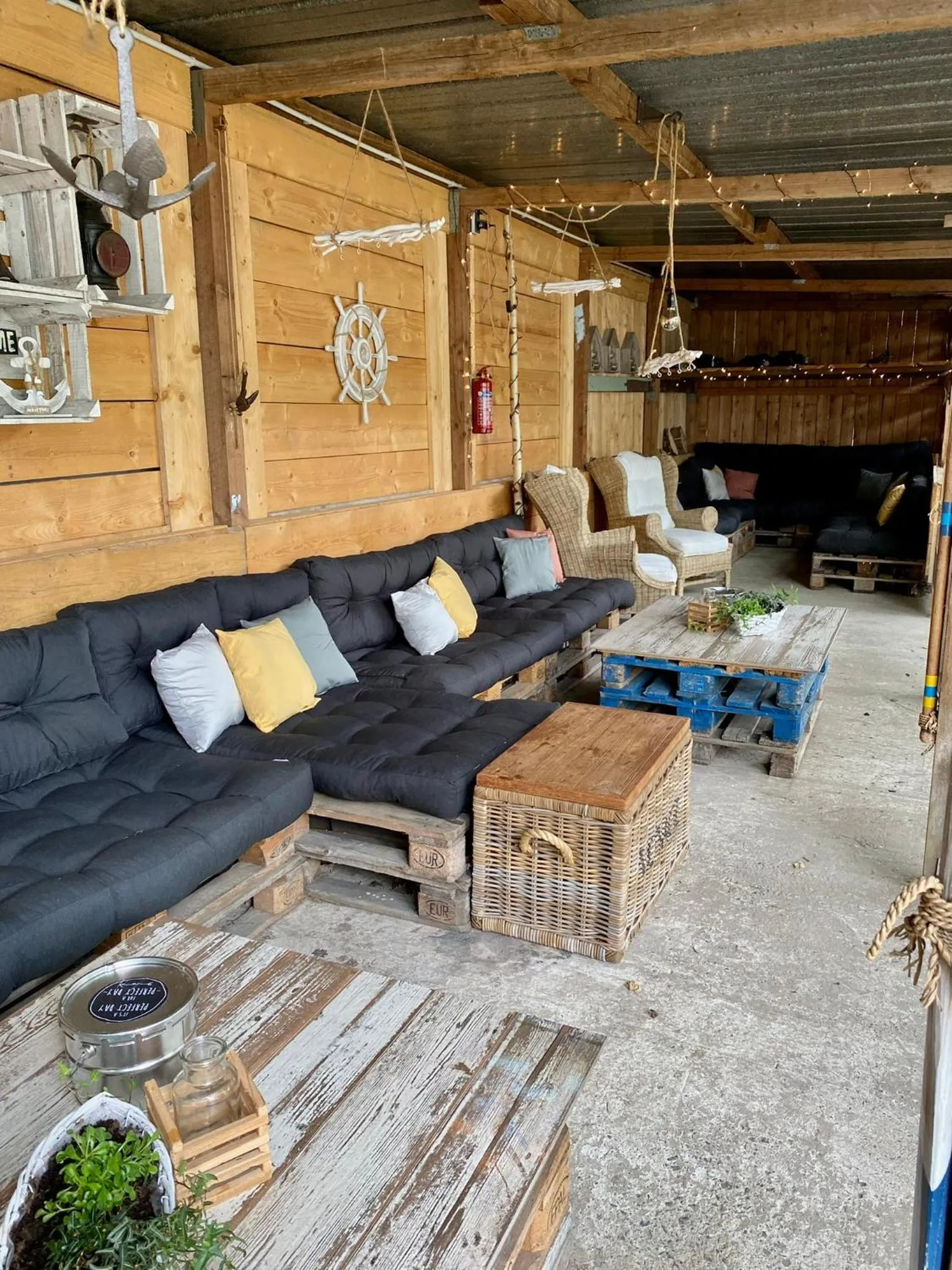 Patio in Tiny House Bigge im PIER9 Tiny House Hotel
