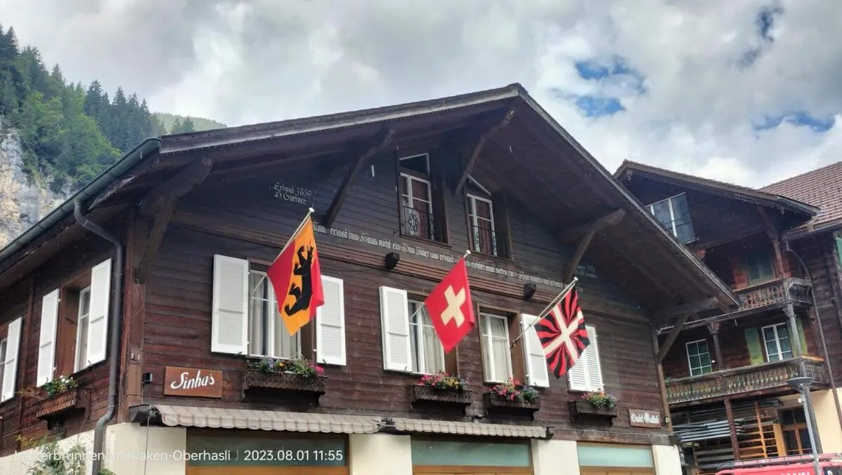 Chalet Maithili Lauterbrunnen -152-Year-Old Majestic Chalet