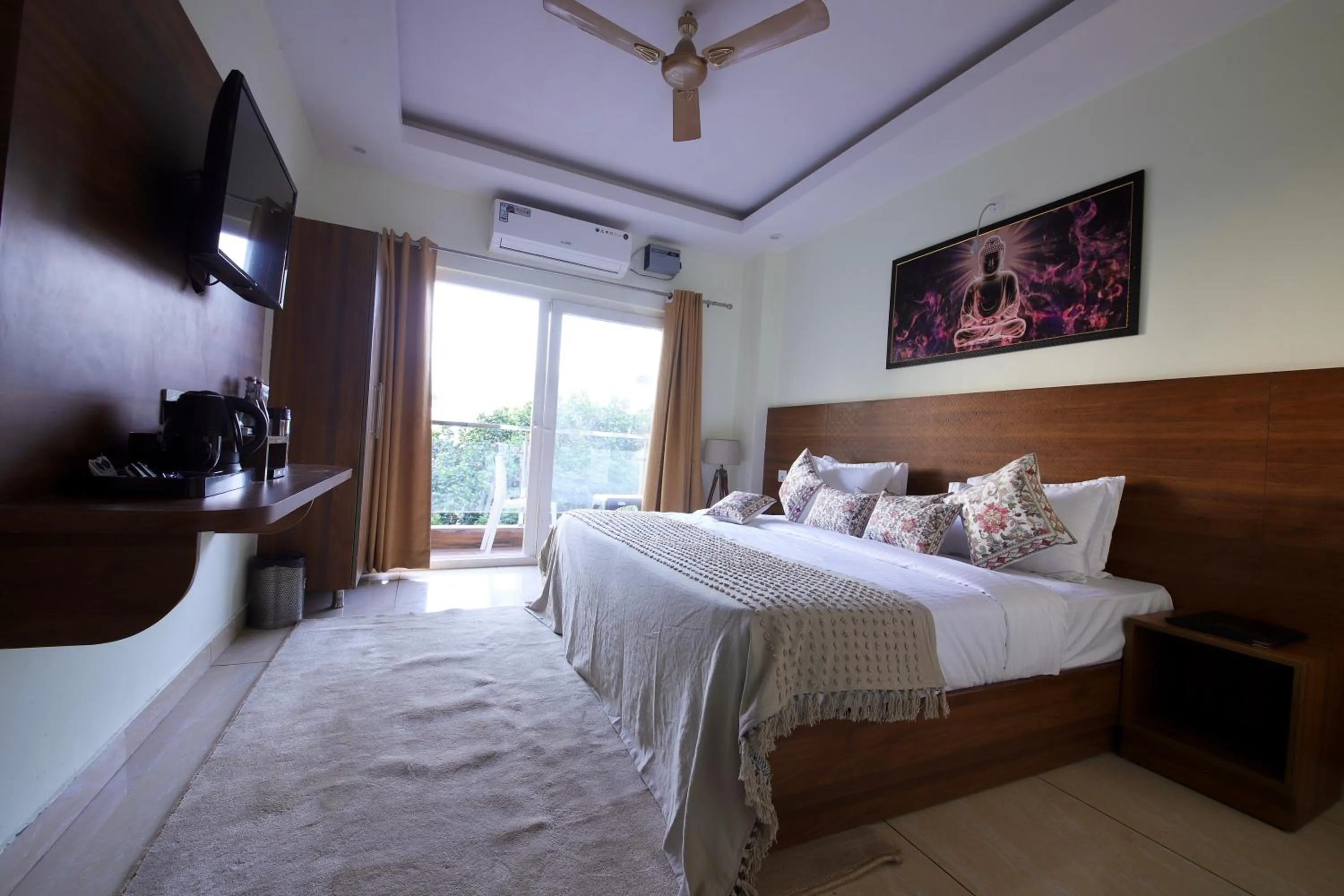 Bedroom, Bed in Perfectstayz Value Forest Valley Near Waterfall