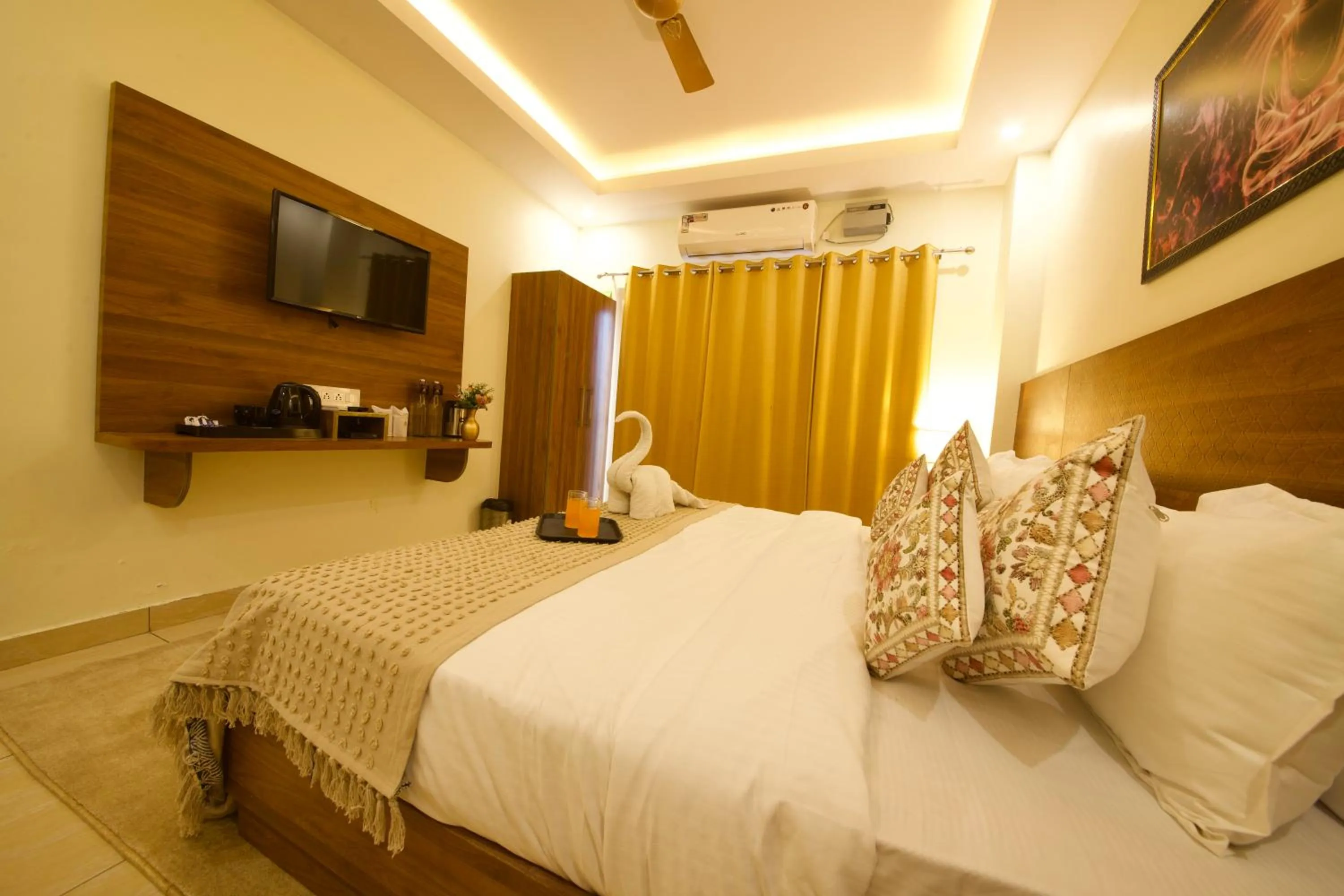 Bedroom, Bed in Perfectstayz Value Forest Valley Near Waterfall