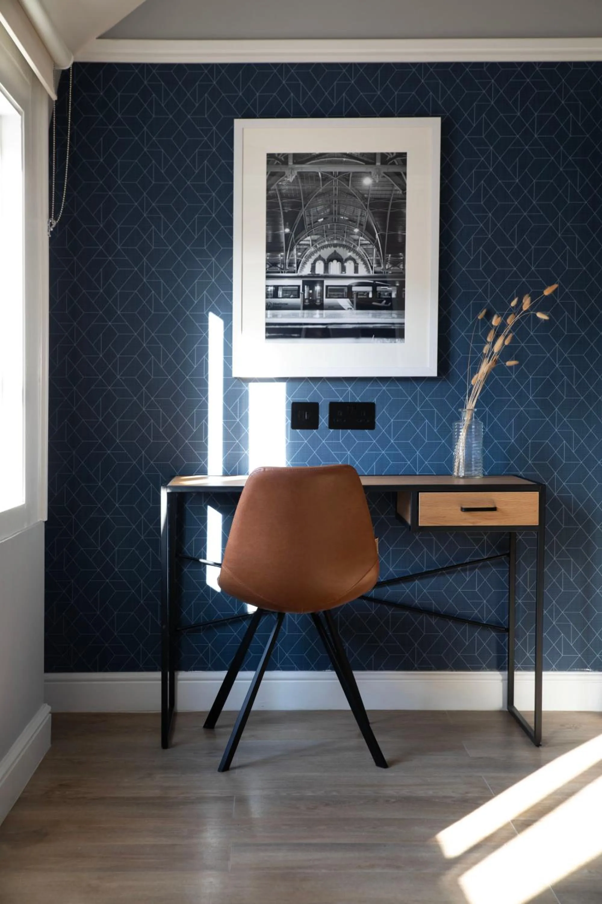 hair dresser in Bob W London Hyde Park