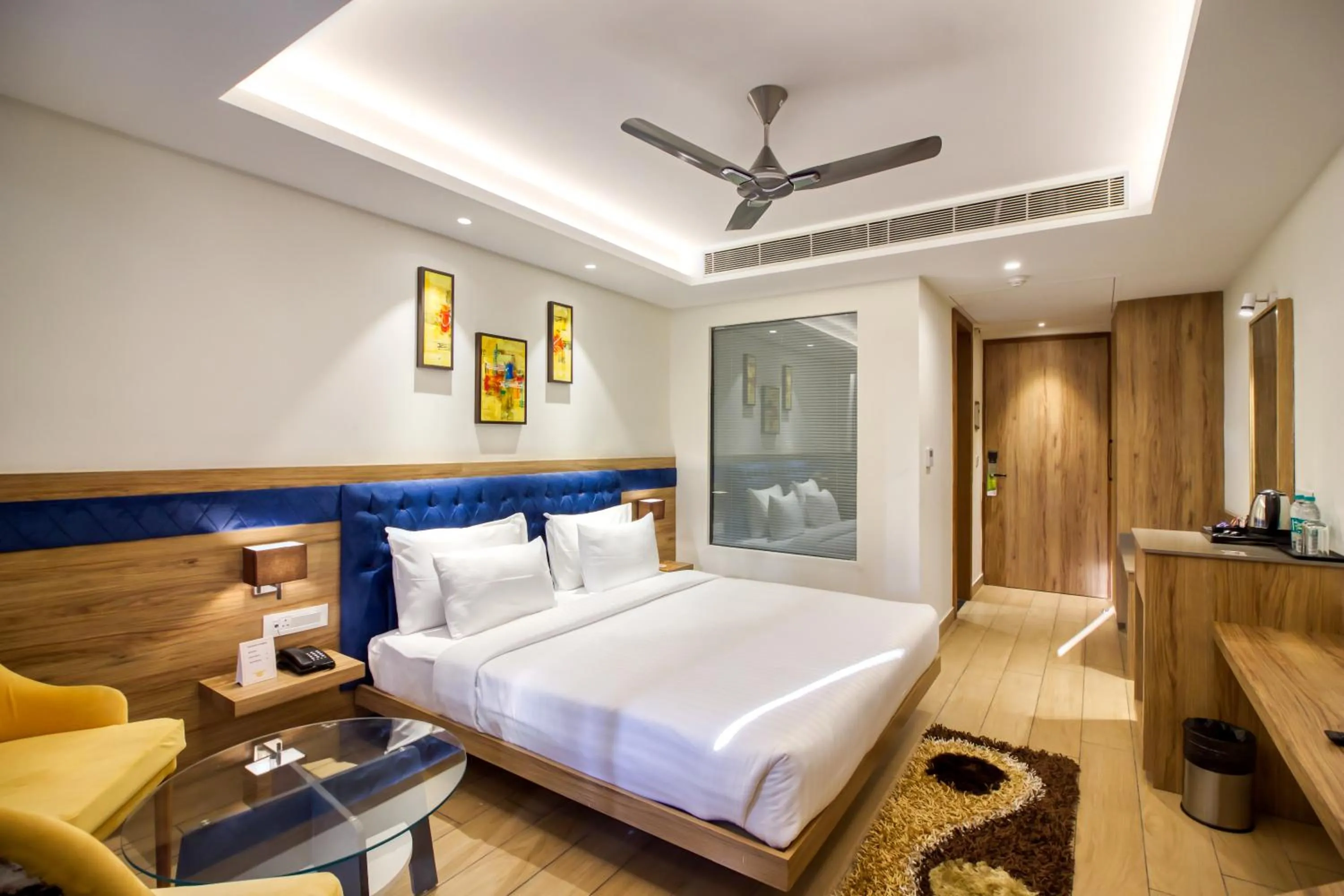 fireplace, Bed in SJ PARADISE