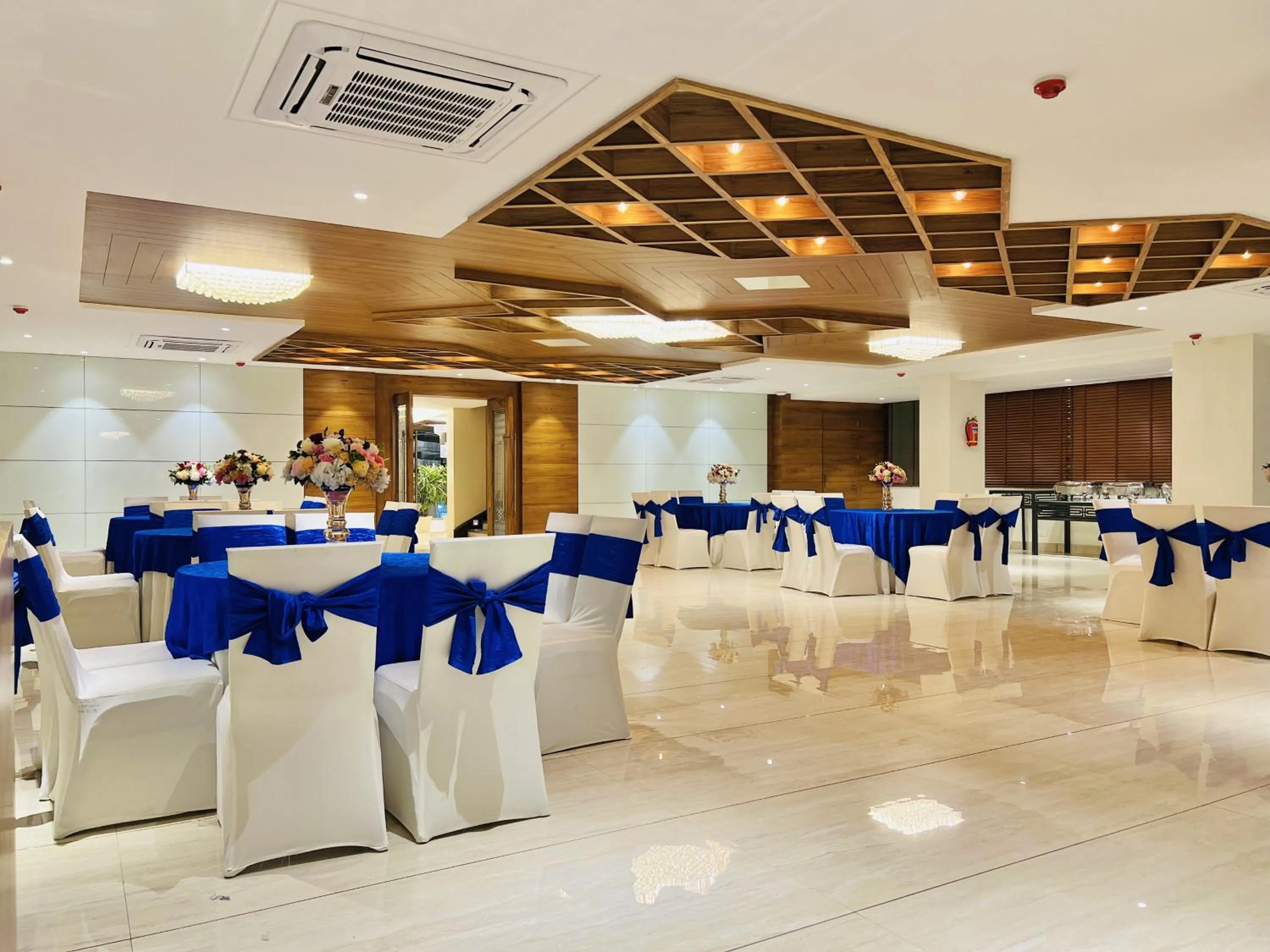 Banquet/Function facilities in SJ PARADISE