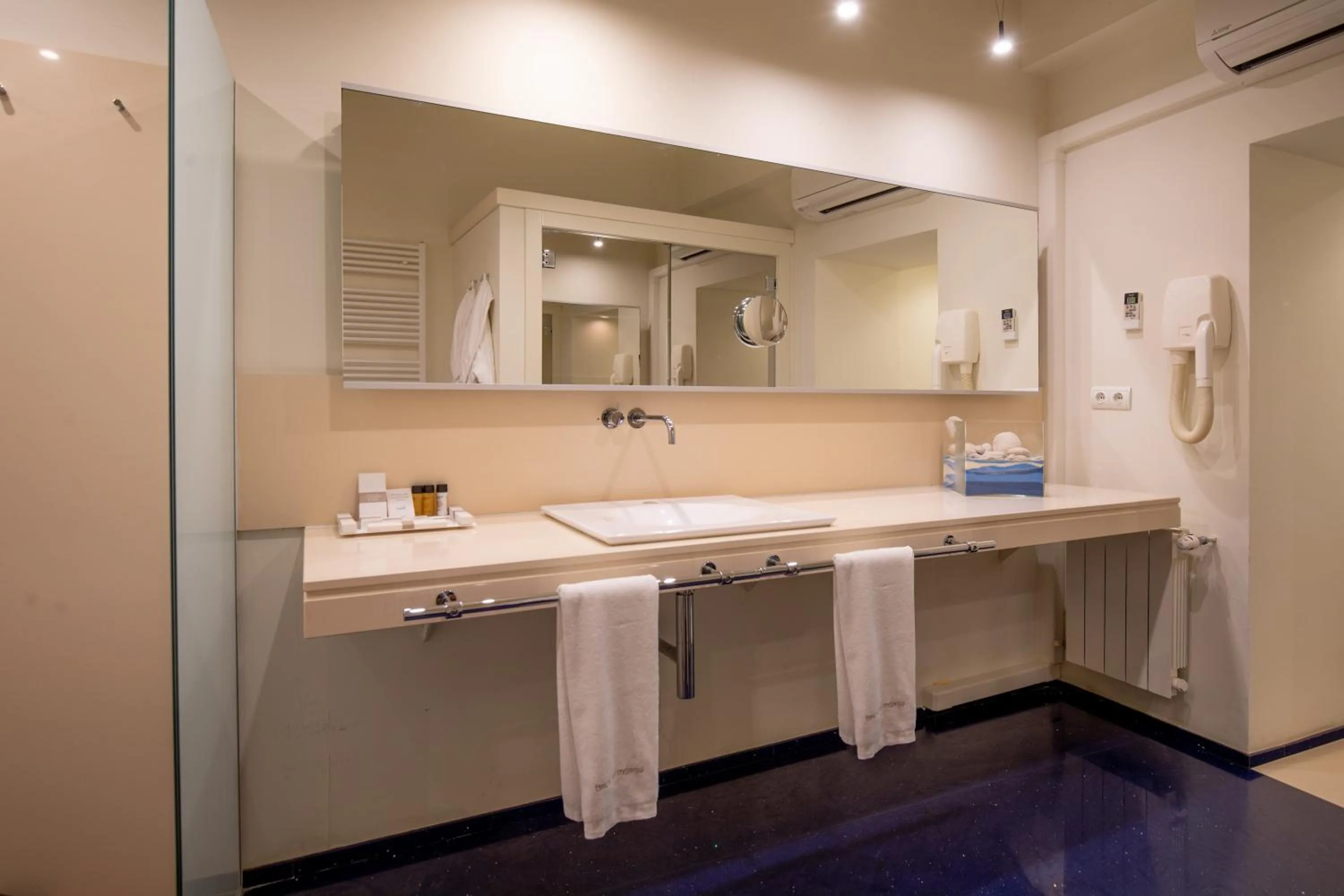 Bathroom in Tancat de Codorniu