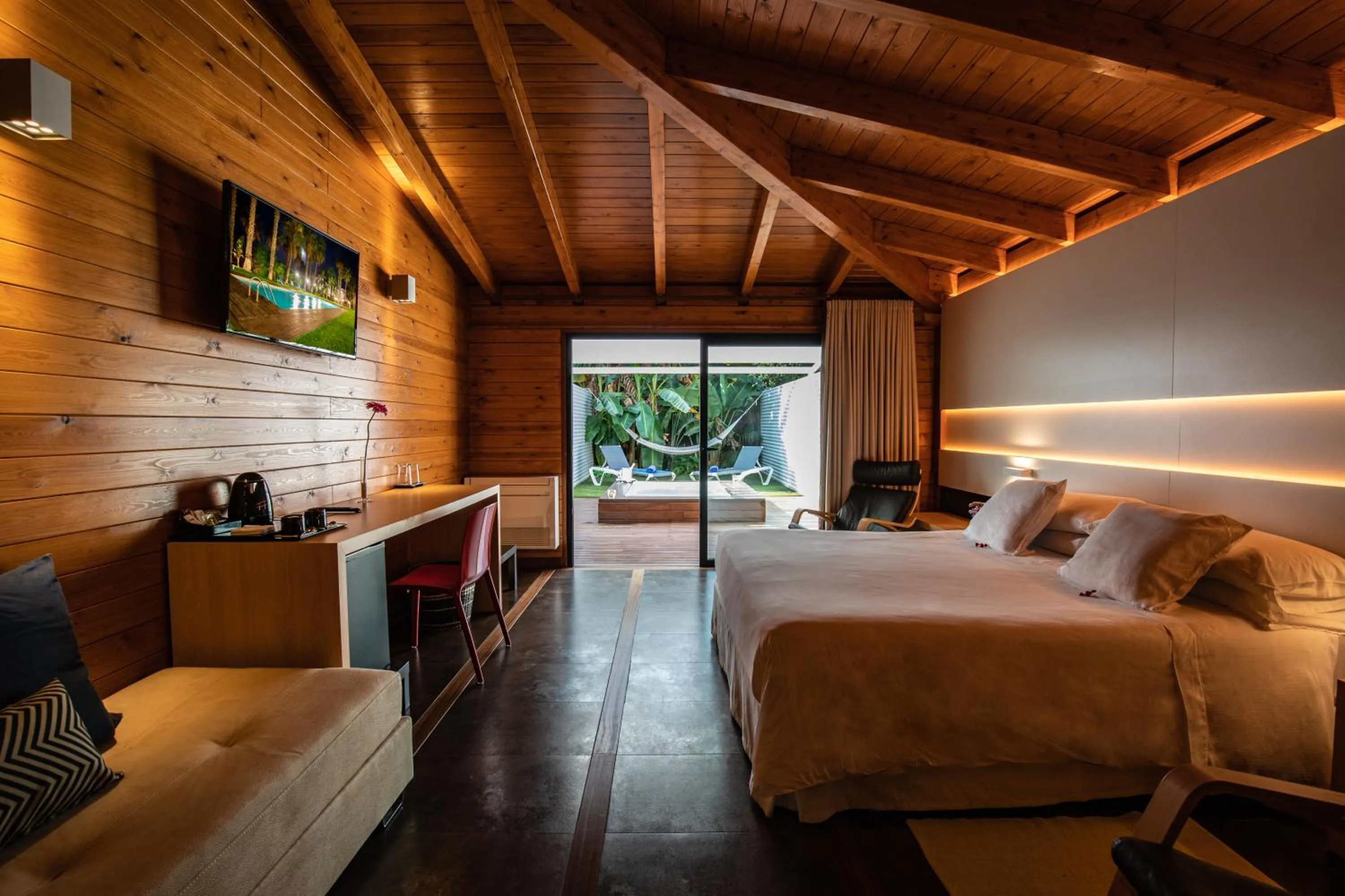 Photo of the whole room, Bed in Tancat de Codorniu