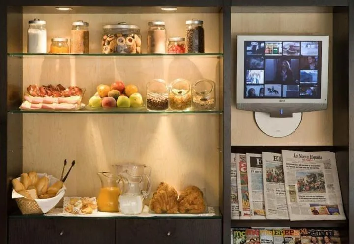 Restaurant/places to eat in Hotel Arena