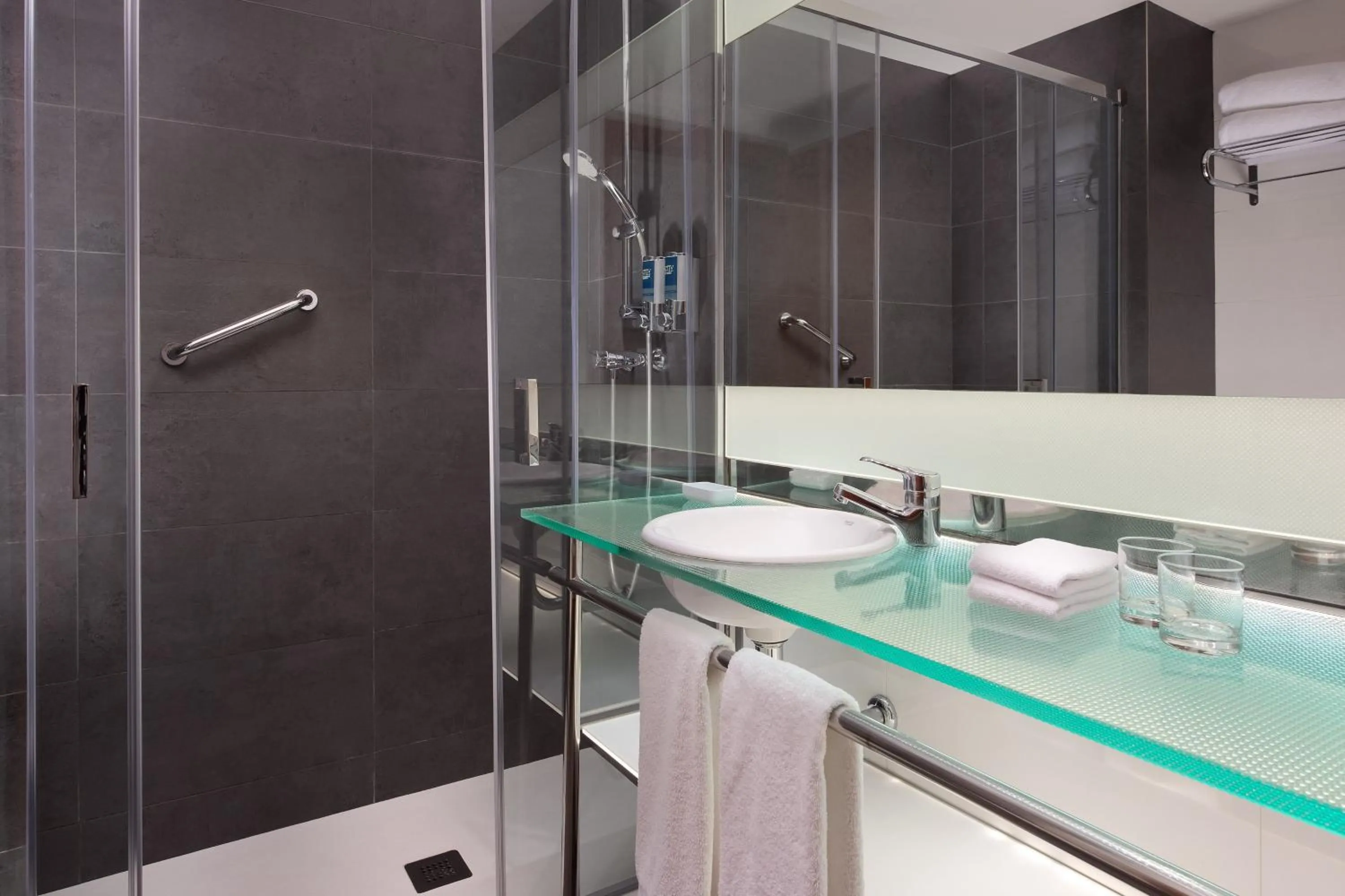 Bathroom in Four Points by Sheraton Barcelona Diagonal