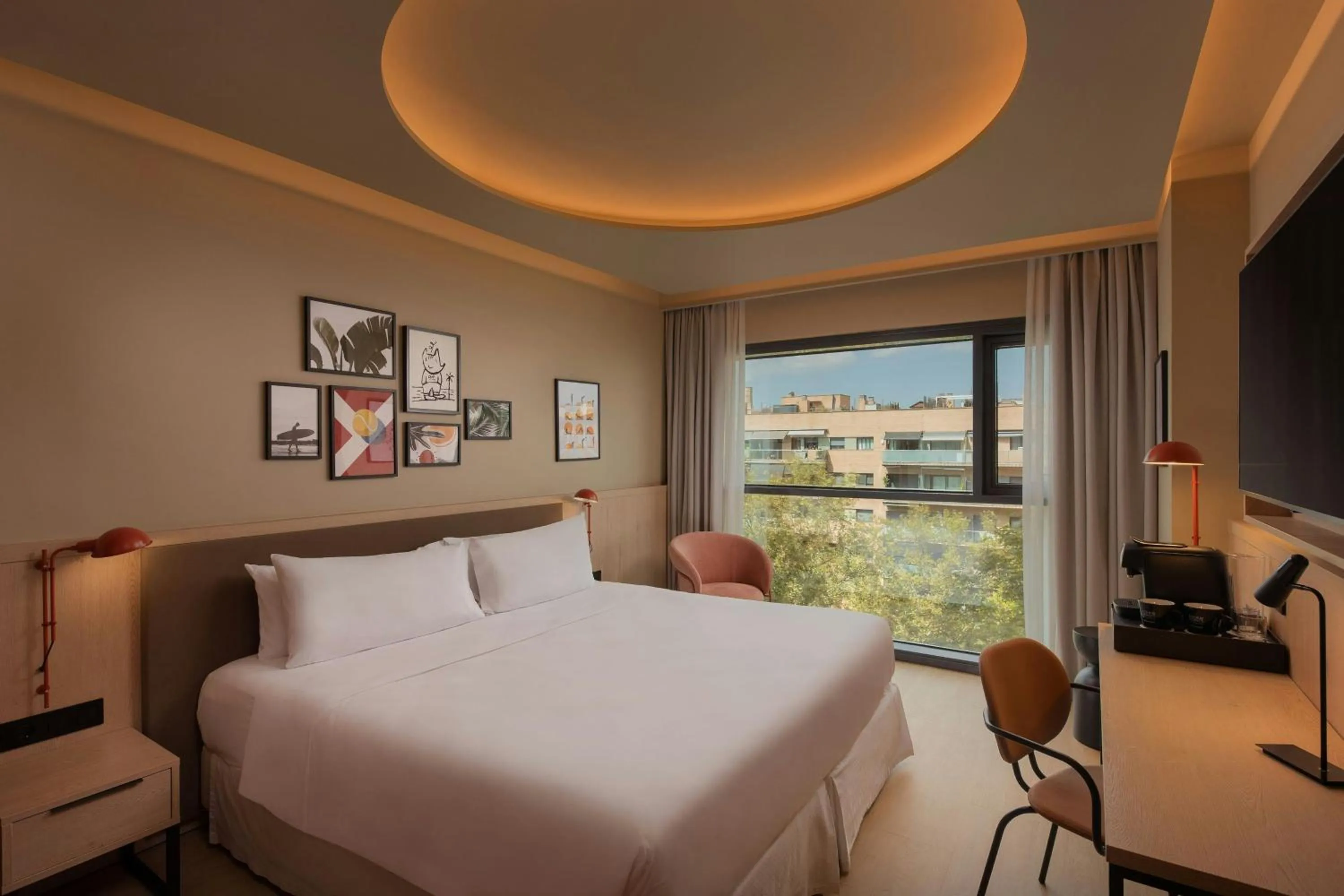 Photo of the whole room, Bed in Four Points by Sheraton Barcelona Diagonal