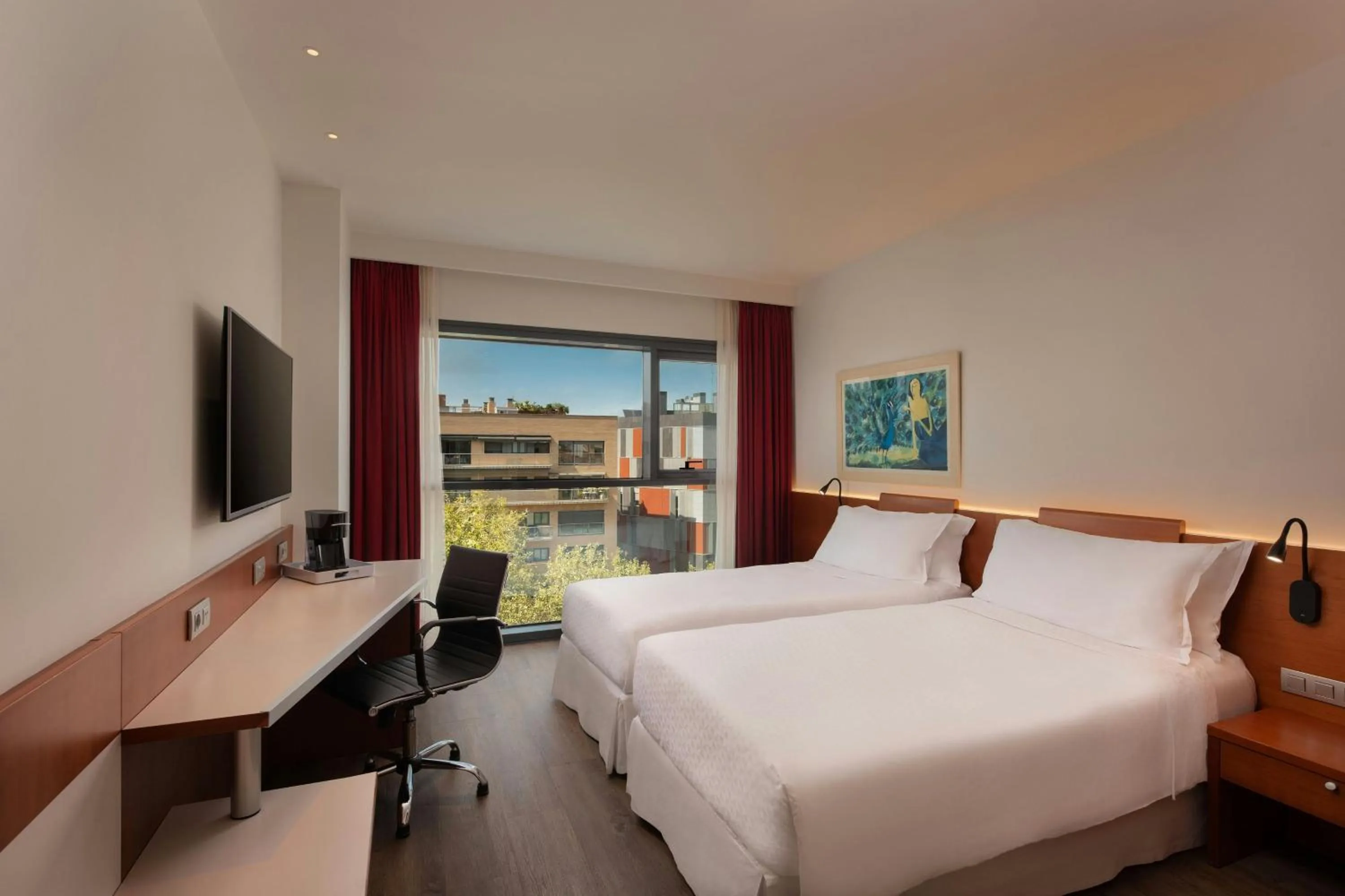 Photo of the whole room, Bed in Four Points by Sheraton Barcelona Diagonal