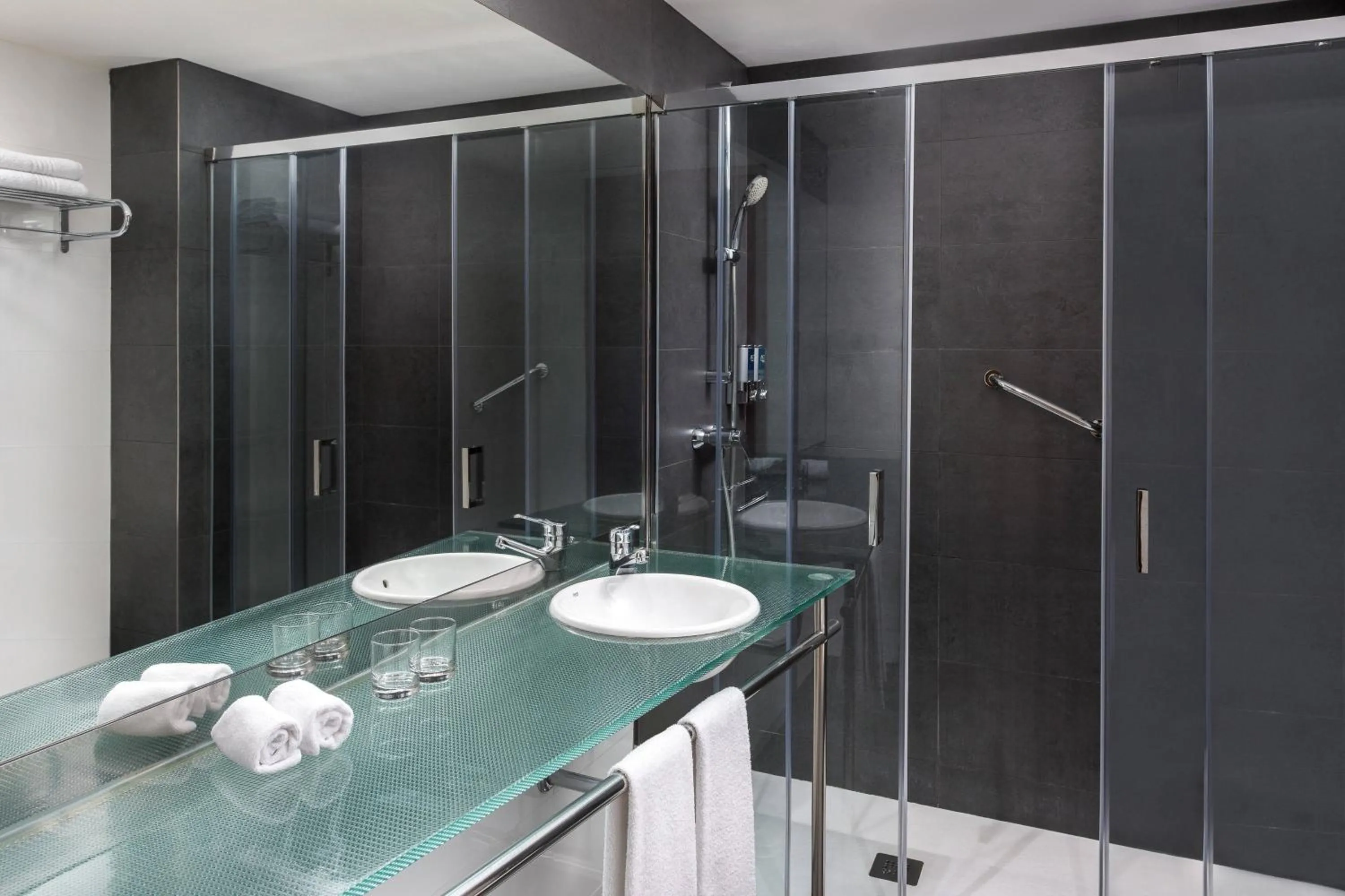 Bathroom in Four Points by Sheraton Barcelona Diagonal