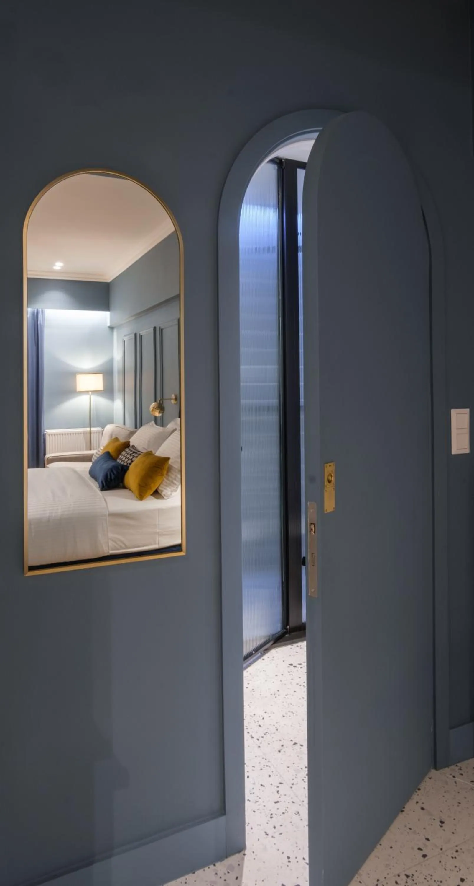 Photo of the whole room, Bed in K23 Color Suites